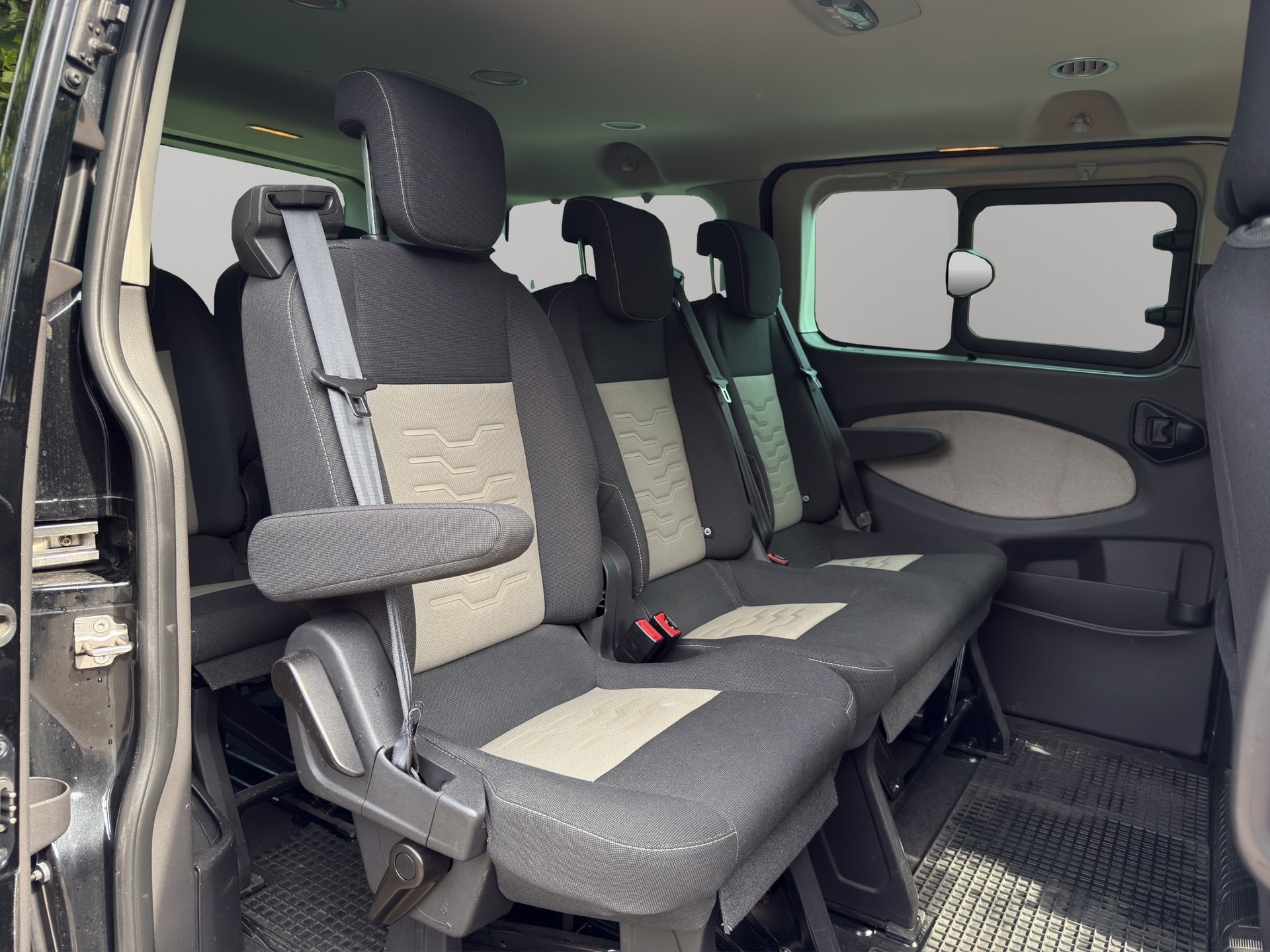 FORD Tourneo Custom 300 L1H1 Trend-image-19