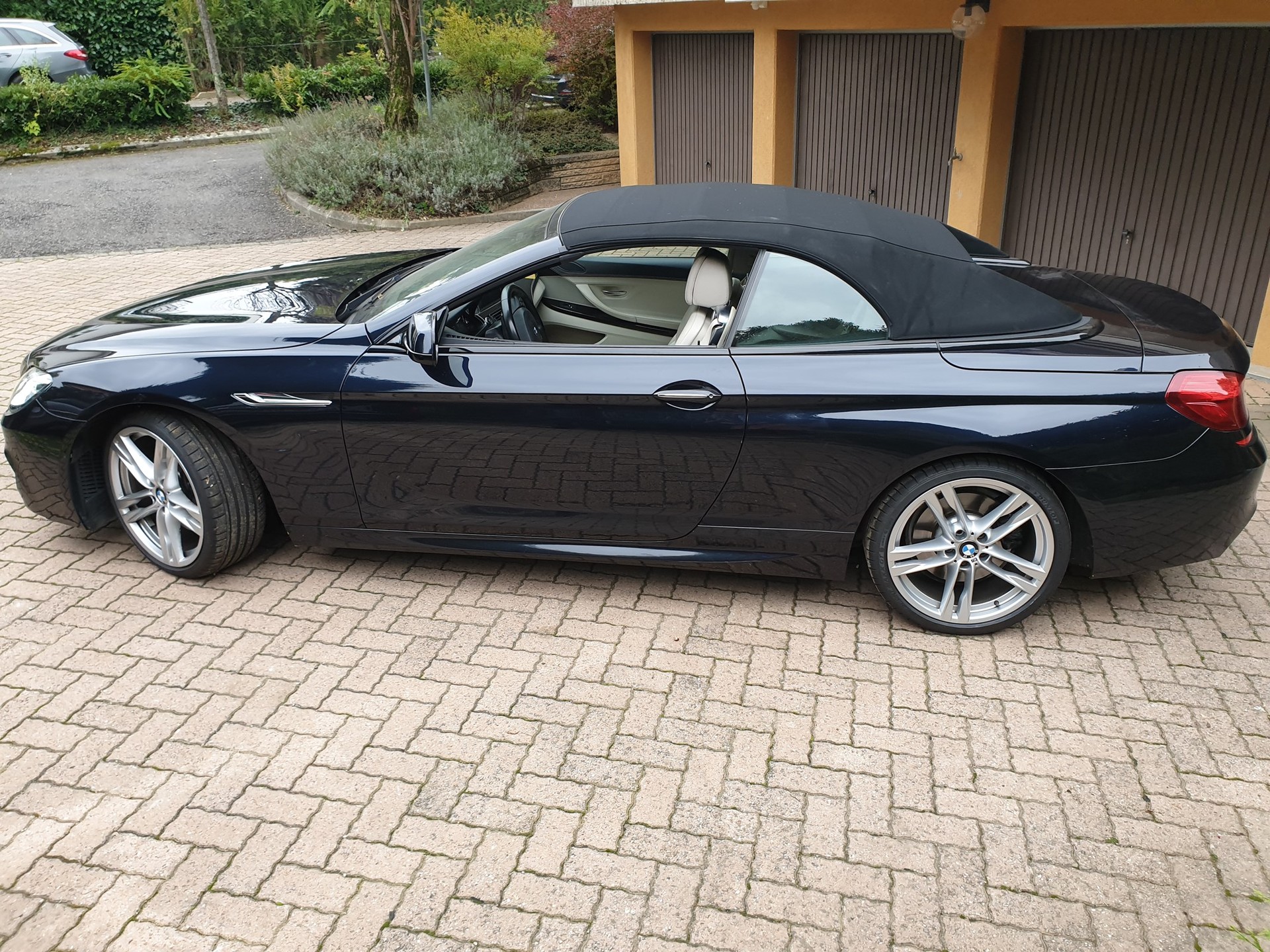 BMW 640i Cabrio-image-1