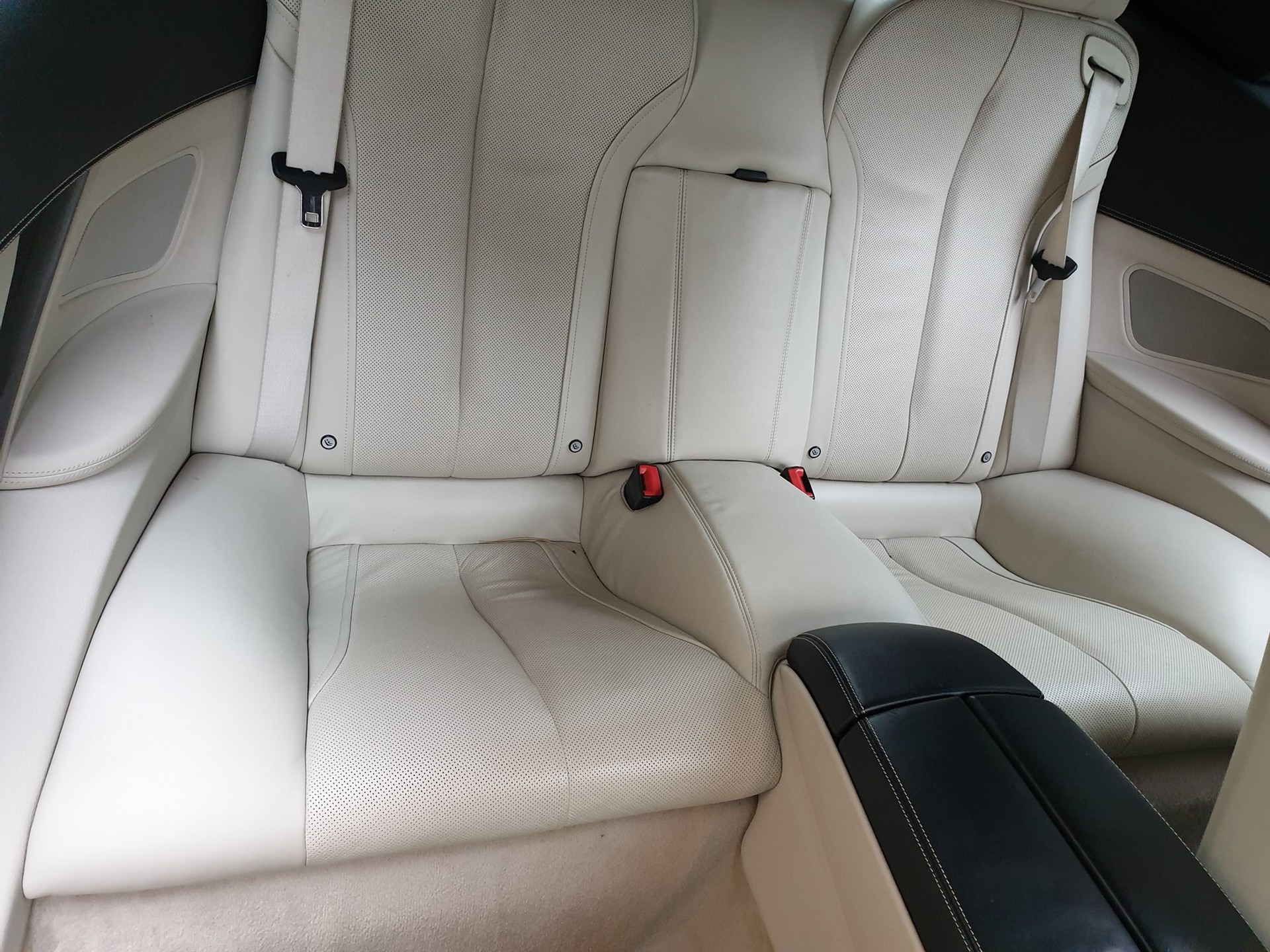 BMW 640i Cabrio-image-4