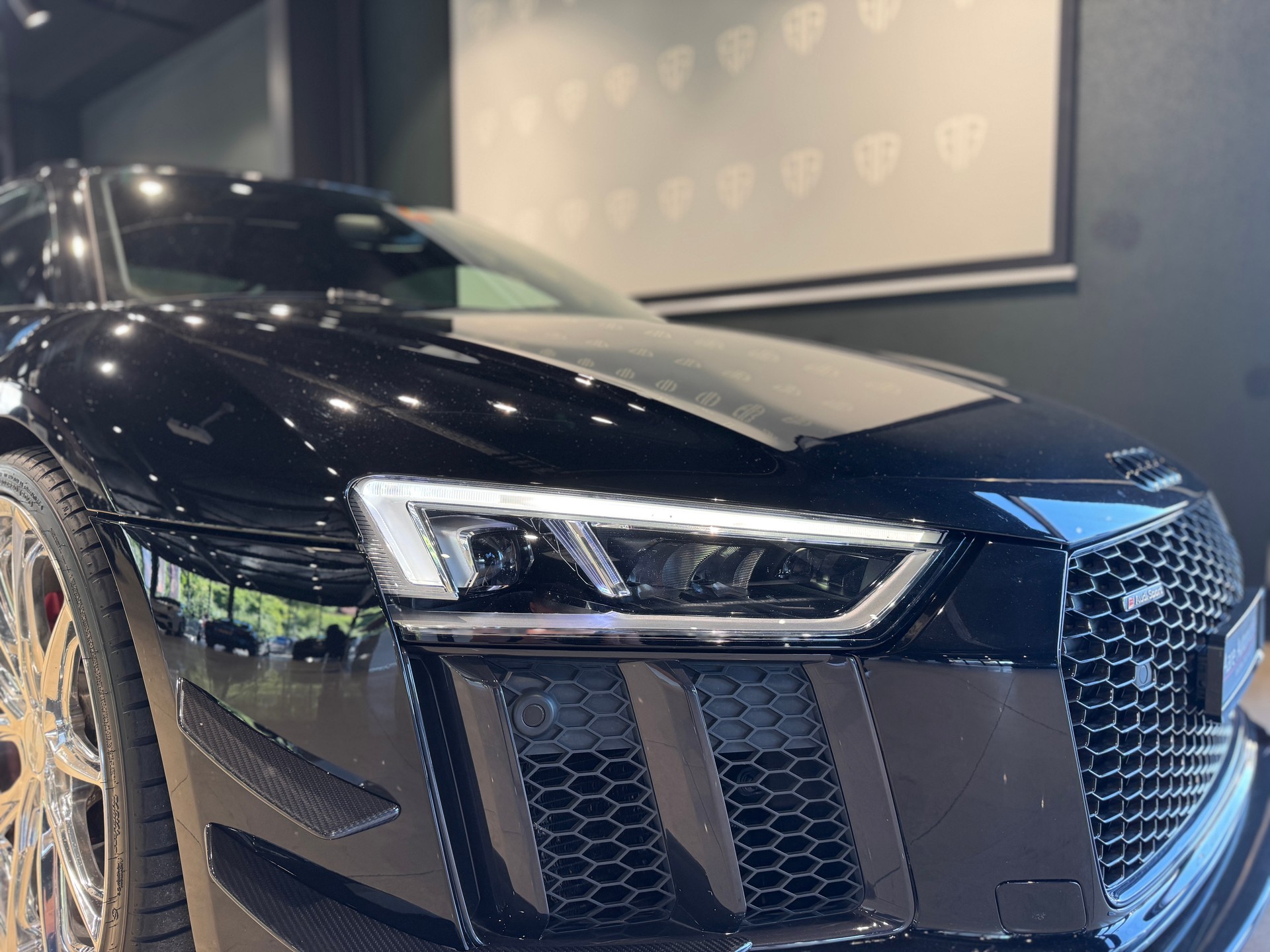 AUDI R8 Coupé 5.2 S-Tronic-showroom-element-2