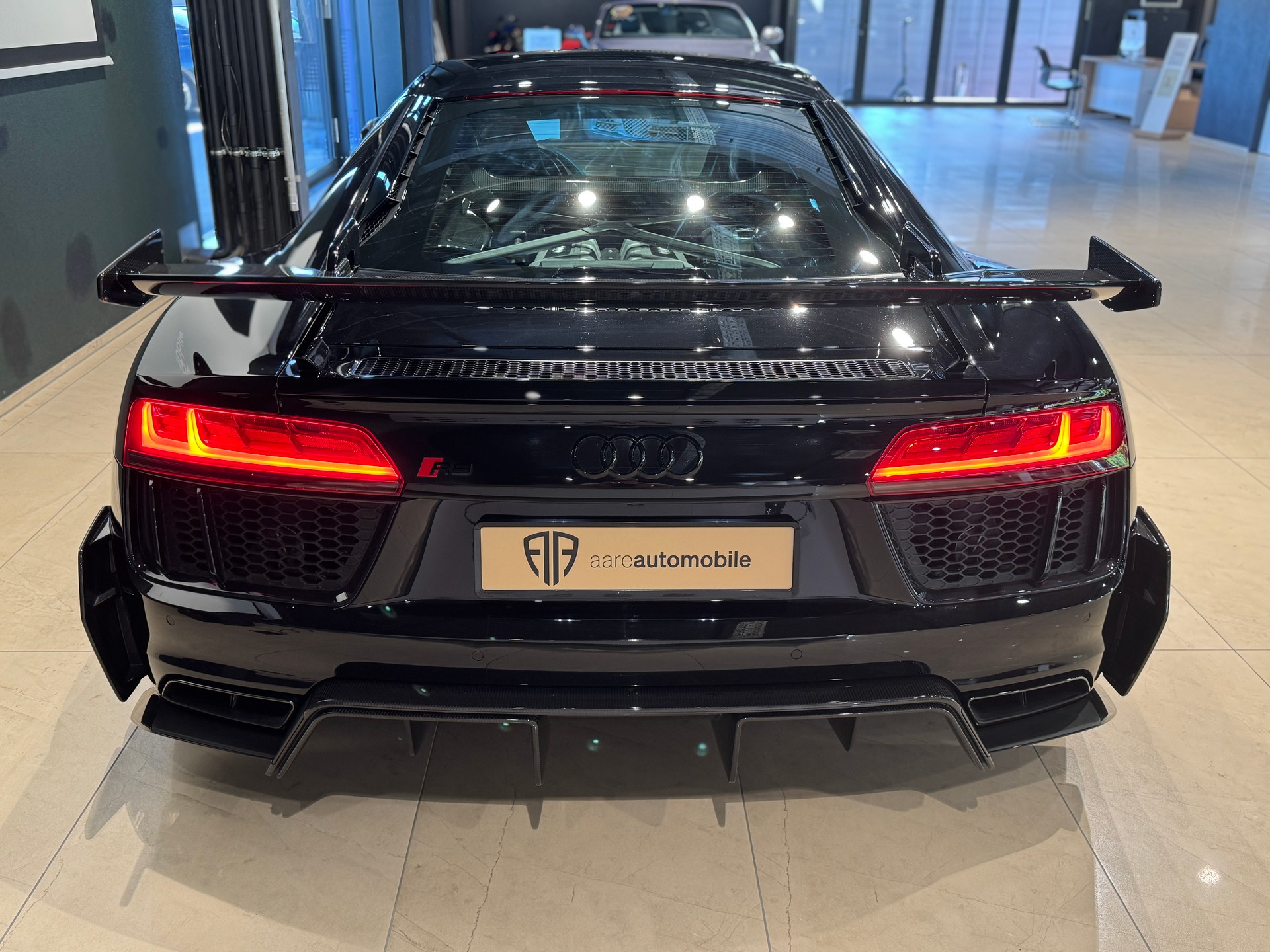 AUDI R8 Coupé 5.2 S-Tronic-image-9