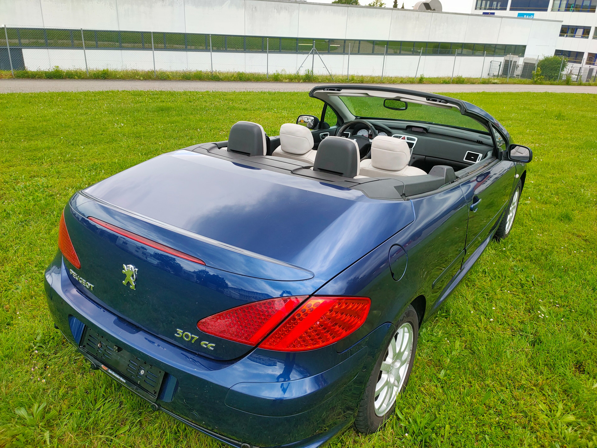 PEUGEOT 307 CC 2.0 16V-image-1