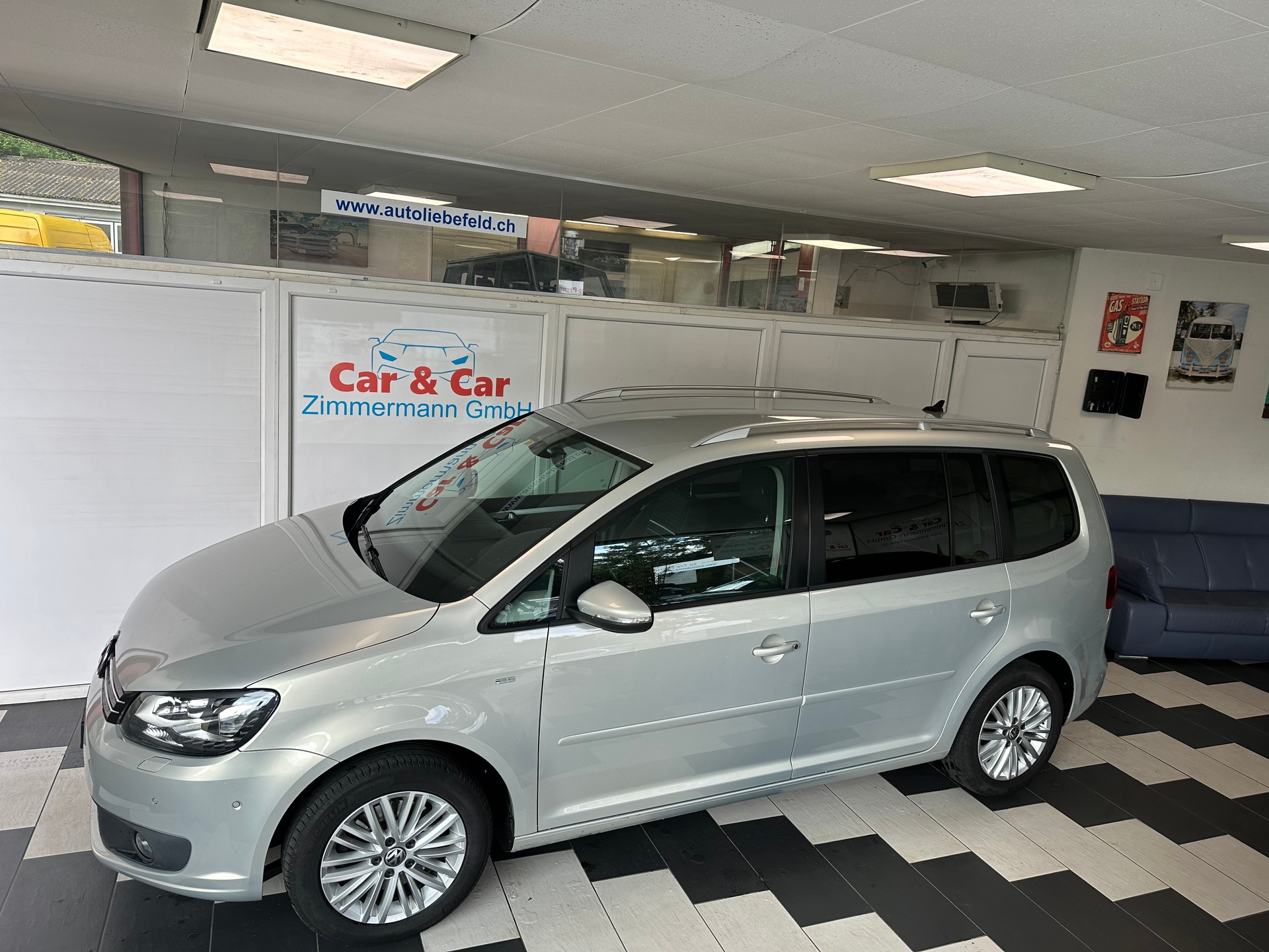 VW Touran 2.0 TDI BlueMotion Technology Comfortline-image-2