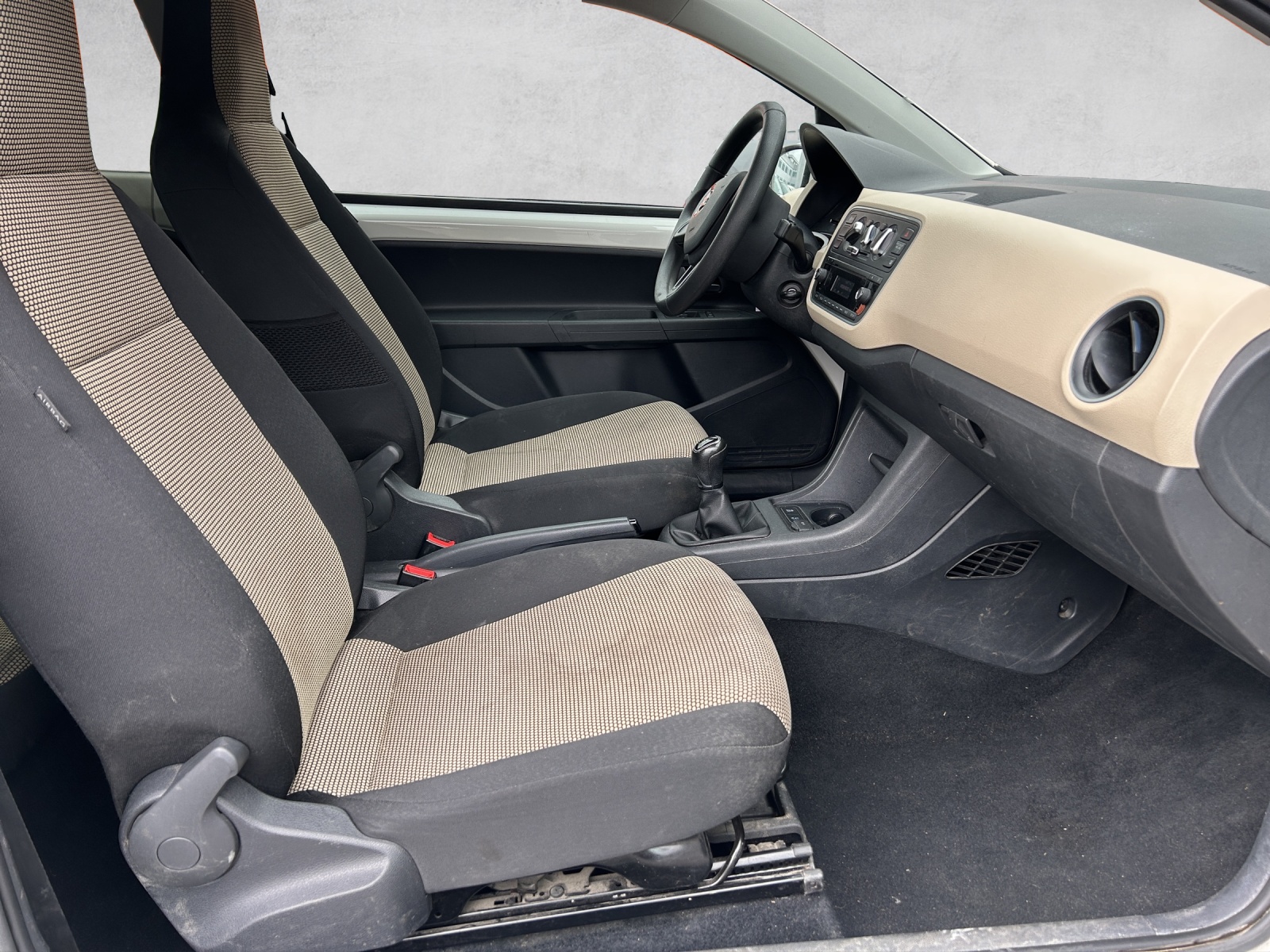 SKODA Citigo 1.0 G-tec Active-image-8