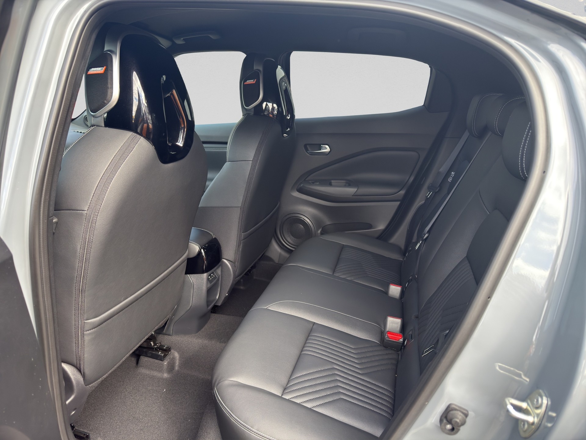 NISSAN Juke 1.6 FHEV Tekna-image-12