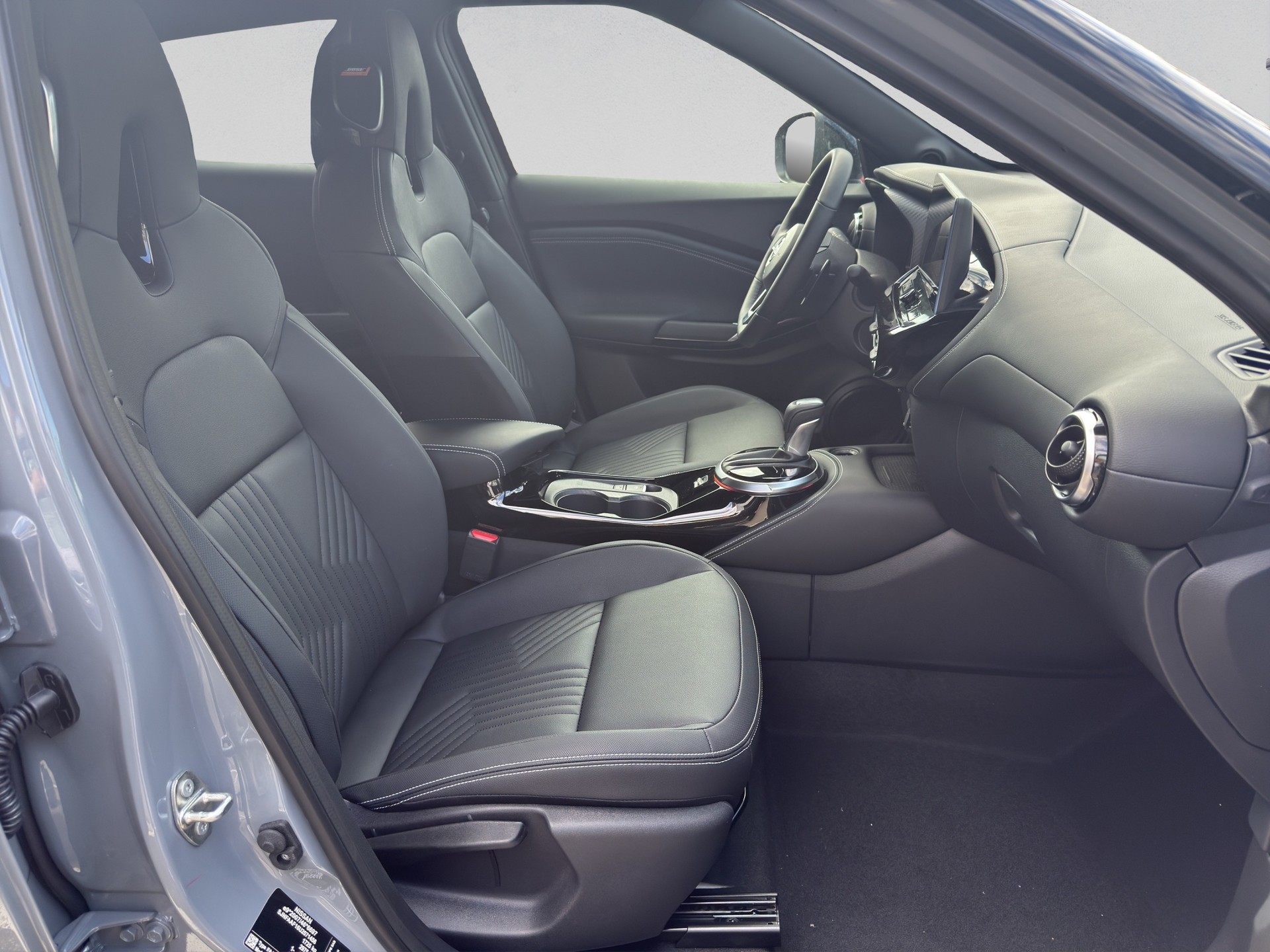 NISSAN Juke 1.6 FHEV Tekna-image-14
