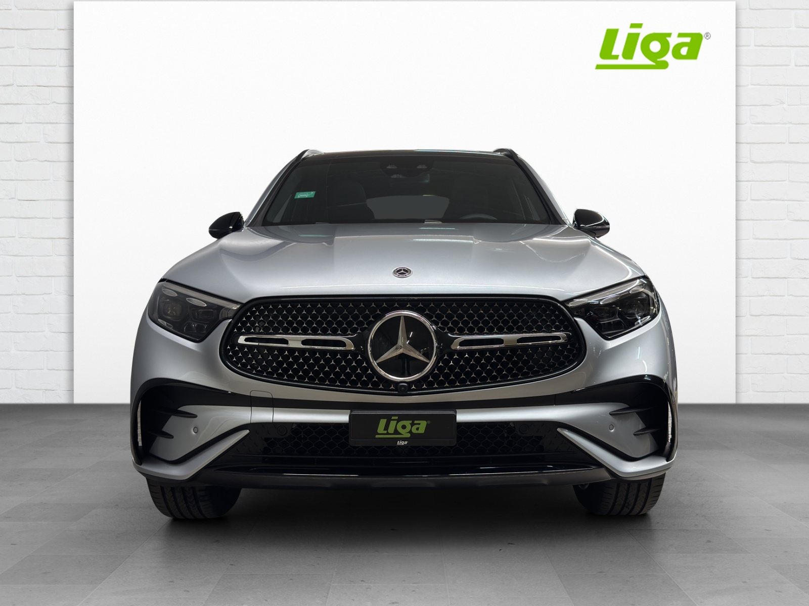 MERCEDES-BENZ GLC 400 e AMG Line 4Matic EQ Star-showroom-element-2