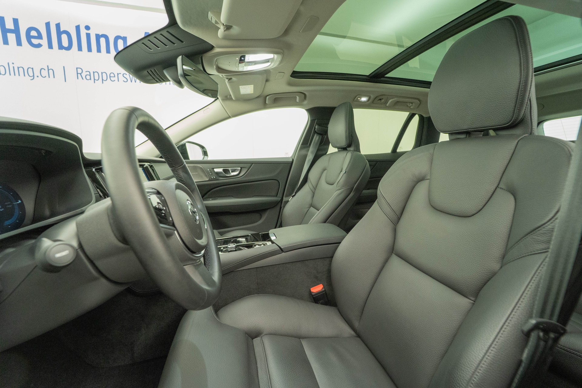 VOLVO V60 2.0 T8 TE Ultra Dark for Business eAWD-image-7