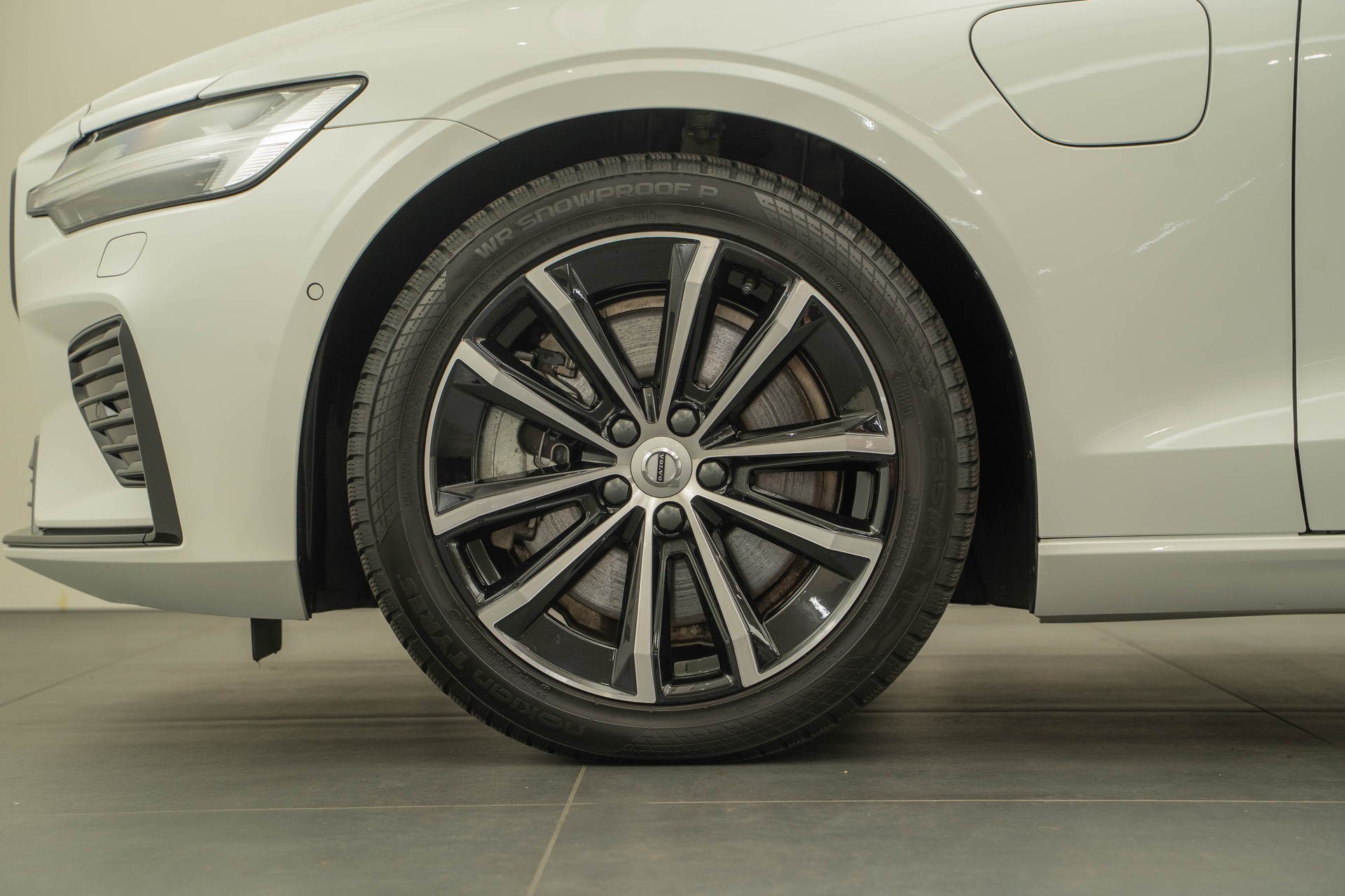 VOLVO V60 2.0 T8 TE Ultra Dark for Business eAWD-image-15