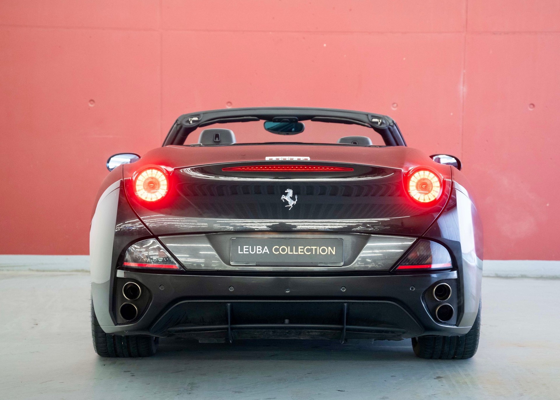 FERRARI California 4.3 V8 Trenta (490 hp, 2nd hand, Swiss model, 100% original, full Ferrari service history) - RESERVED !-showroom-element-3