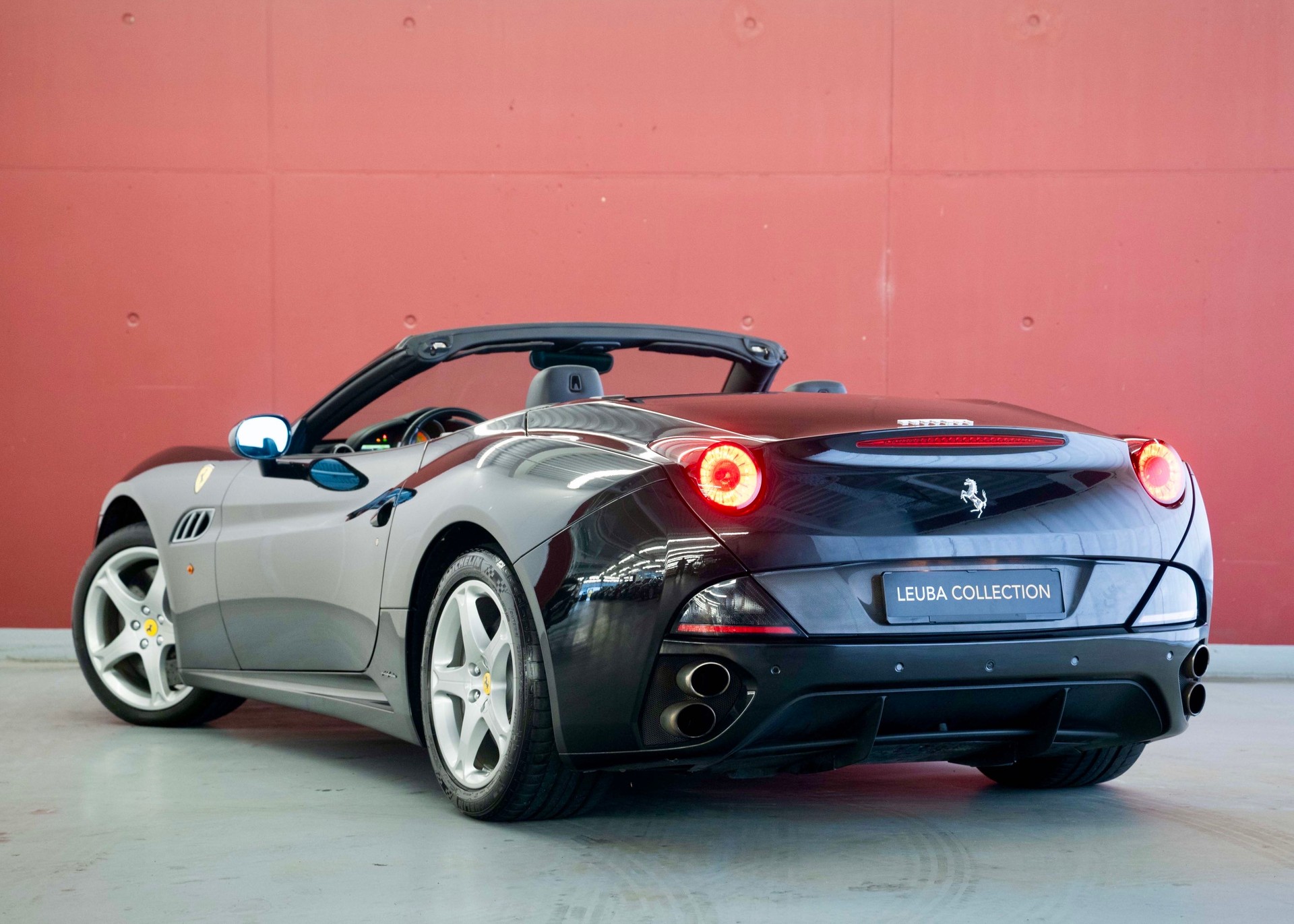 FERRARI California 4.3 V8 Trenta (490 hp, 2nd hand, Swiss model, 100% original, full Ferrari service history) - RESERVED !-showroom-element-1