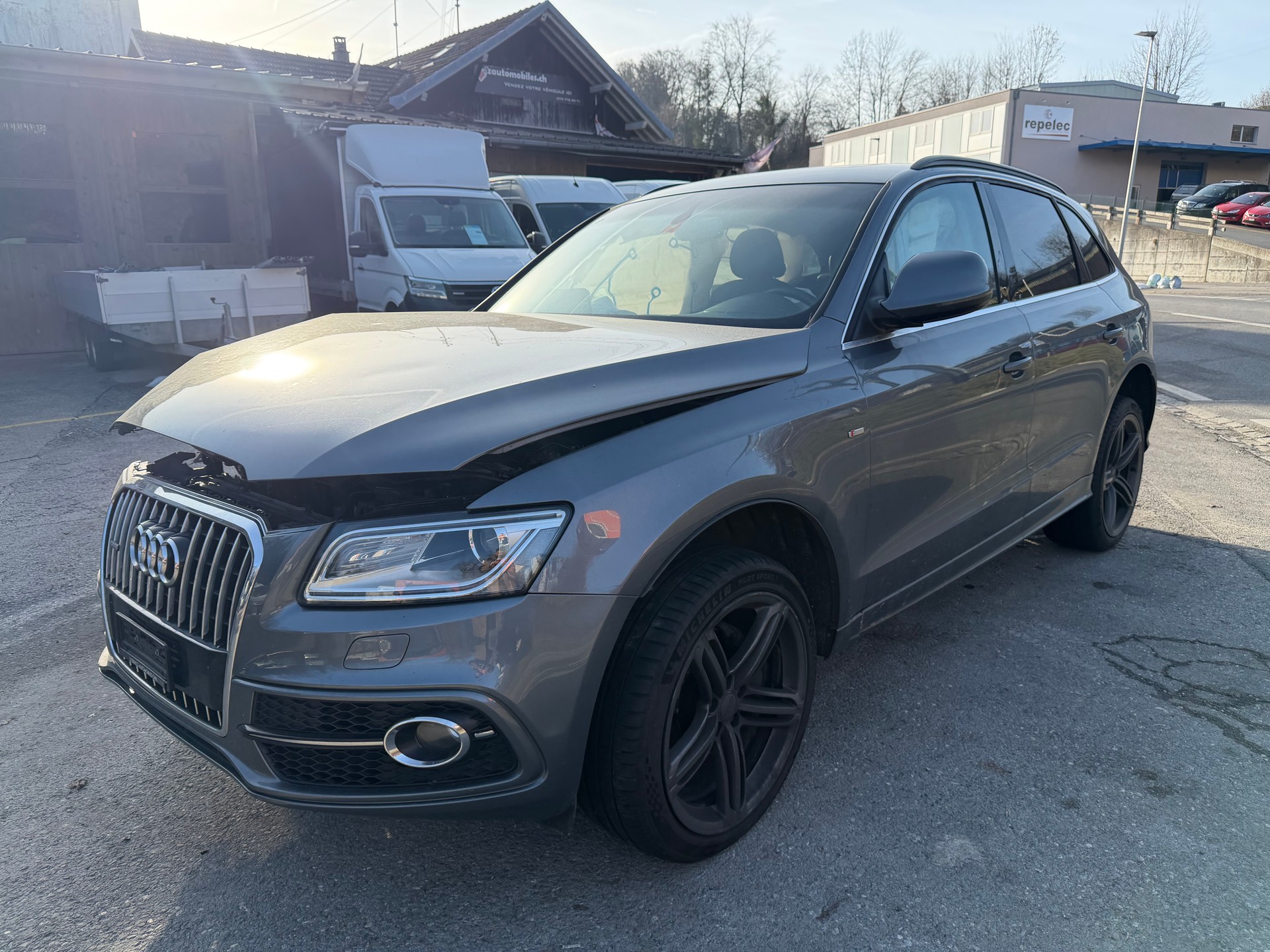 AUDI Q5 2.0 TFSI quattro tiptronic-showroom-element-1