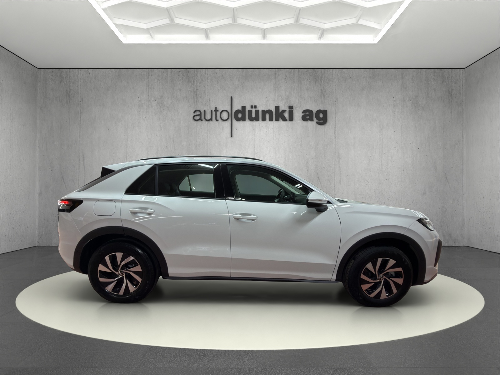 VW T-Roc 1.5 eTSI mHEV Life DSG-image-4