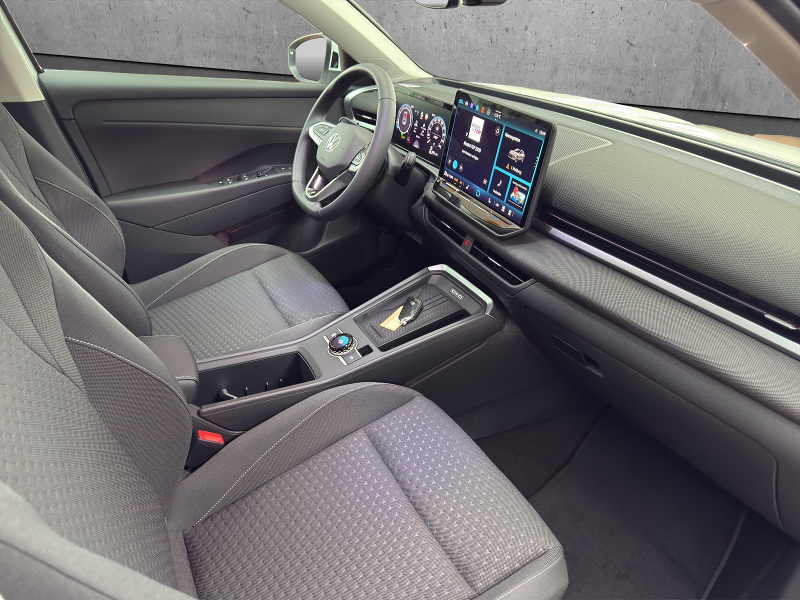 VW T-Roc 1.5 eTSI mHEV Life DSG-image-7