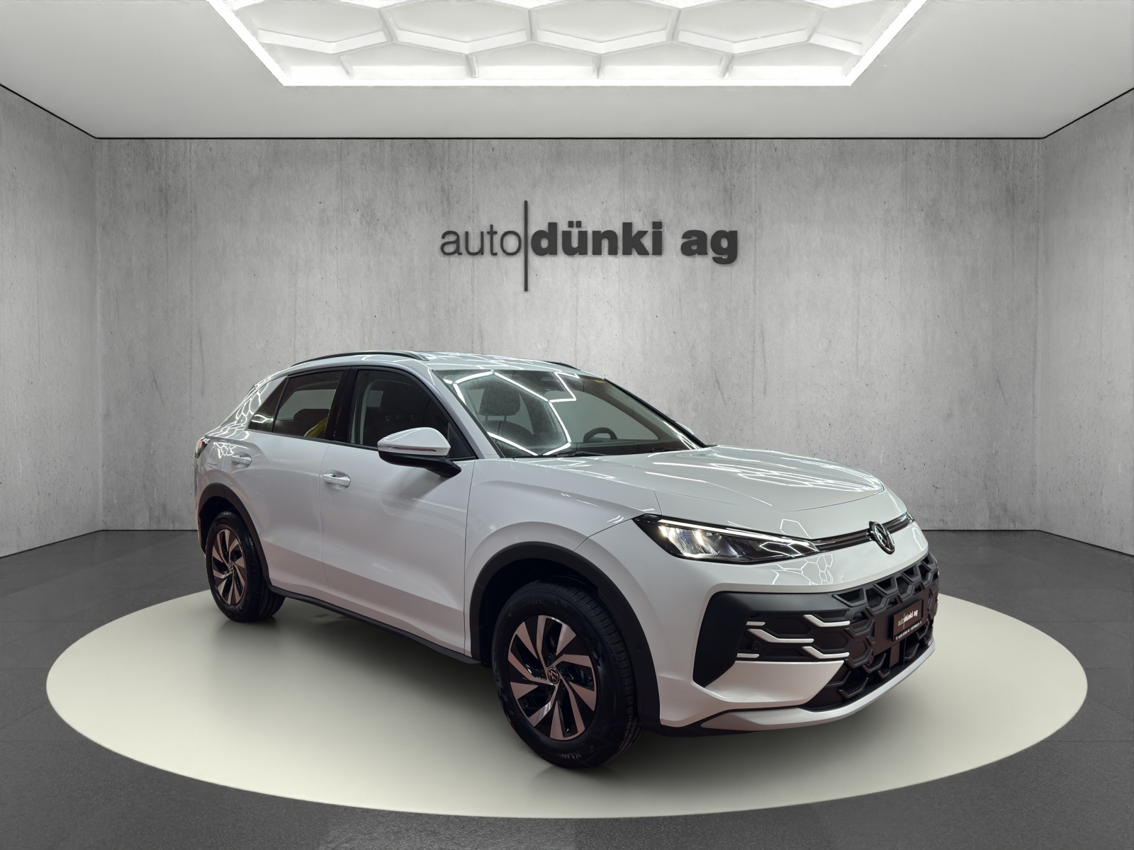 VW T-Roc 1.5 eTSI mHEV Life DSG-image-5