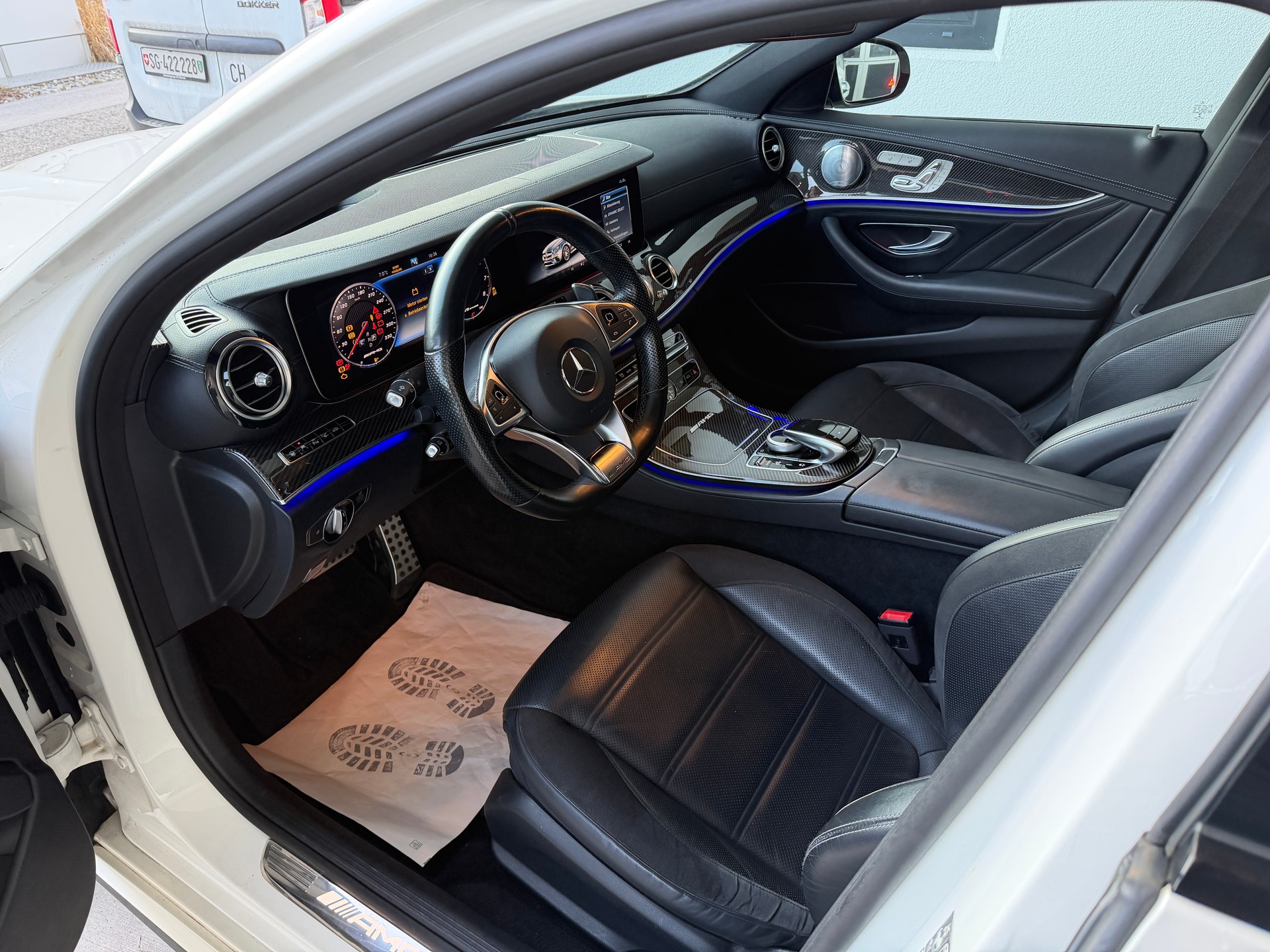 MERCEDES-BENZ E 63 AMG 4Matic Speedshift MCT-image-6