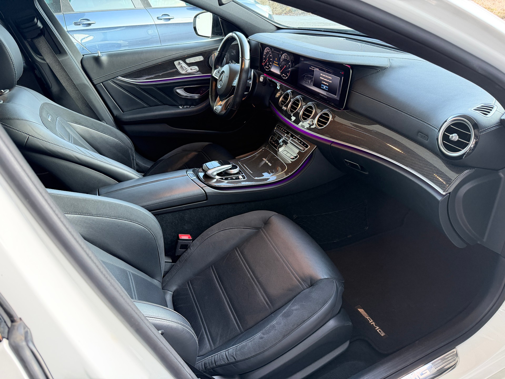 MERCEDES-BENZ E 63 AMG 4Matic Speedshift MCT-image-8