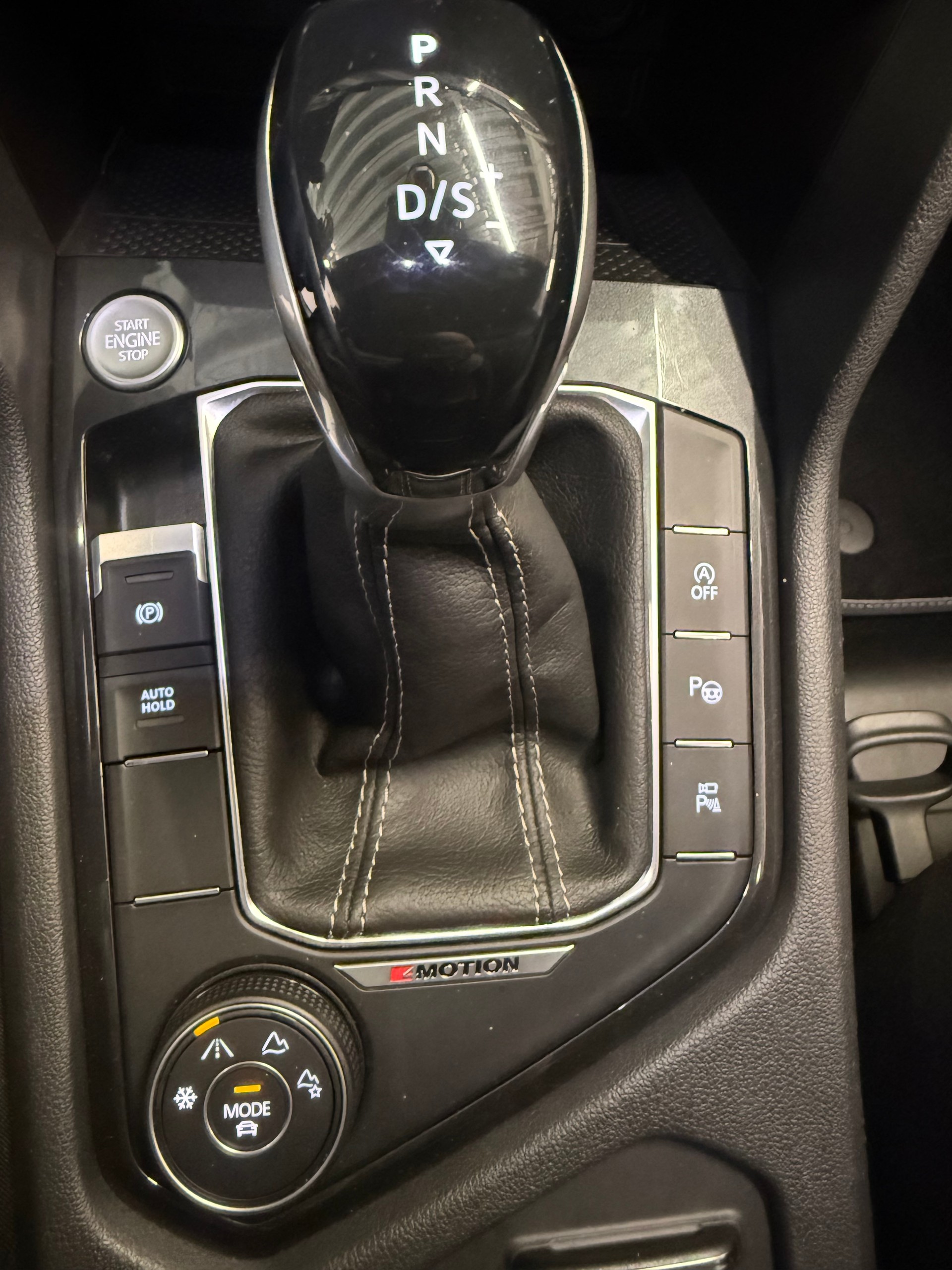 VW Tiguan 2.0 TDI SCR R-Line 4Motion DSG-image-22