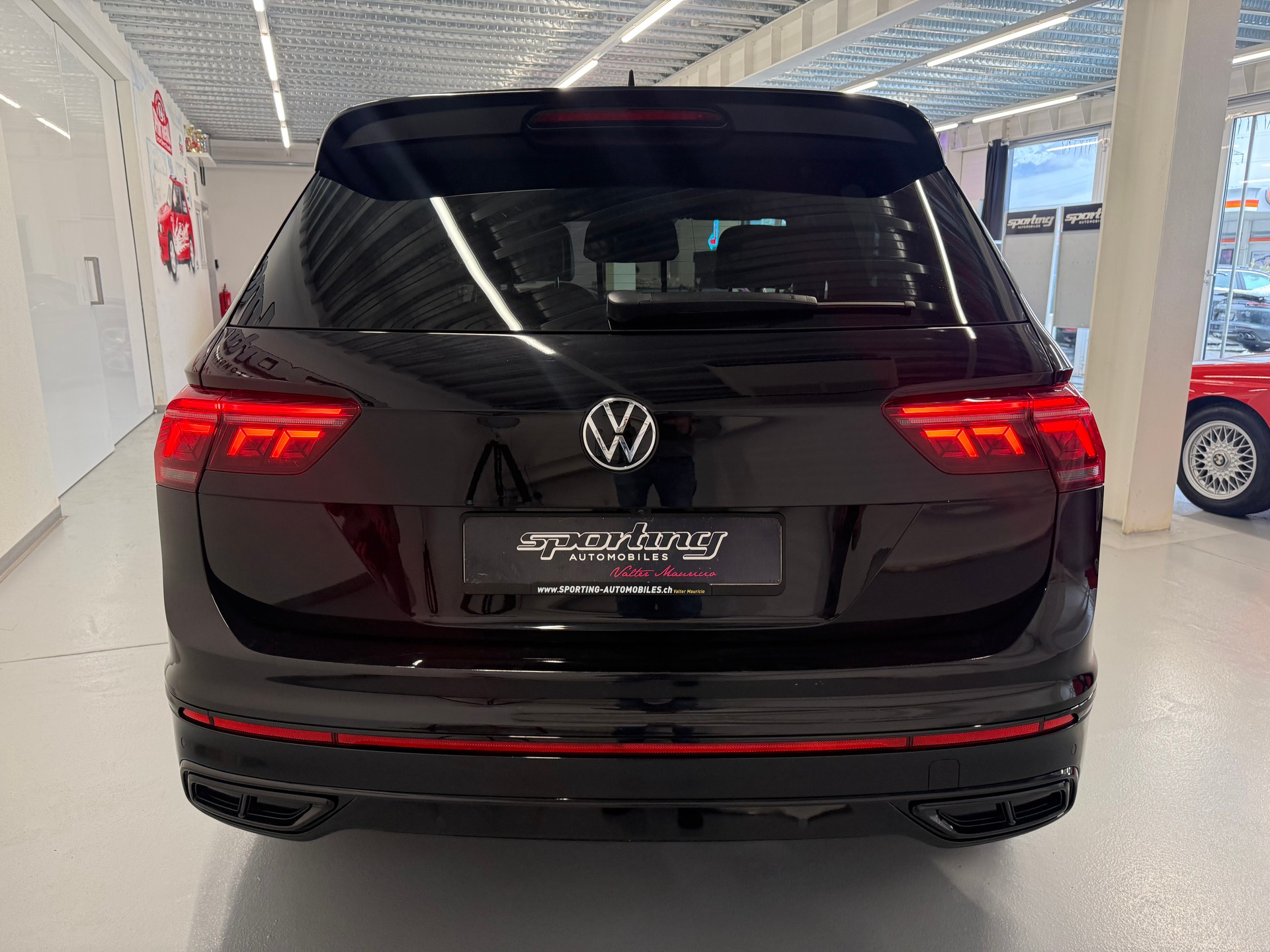 VW Tiguan 2.0 TDI SCR R-Line 4Motion DSG-image-6
