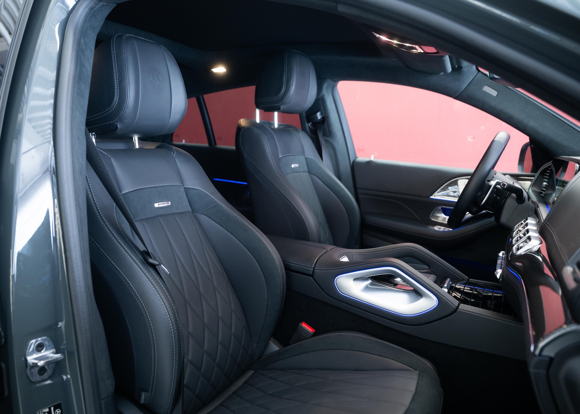 MERCEDES-BENZ GLE Coupé 63 S AMG 4Matic+ (1st hand Swiss car, Manufaktur paint, ceramic brakes, like new)-image-24