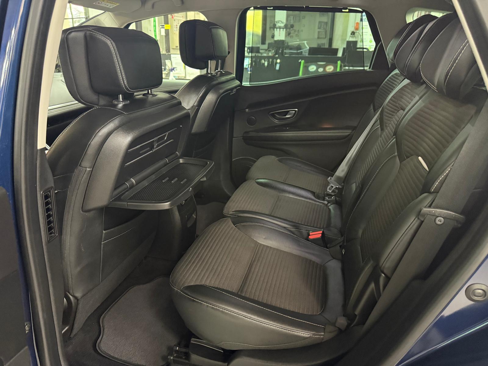 RENAULT Scénic 1.5 dCi Zen EDC-image-12