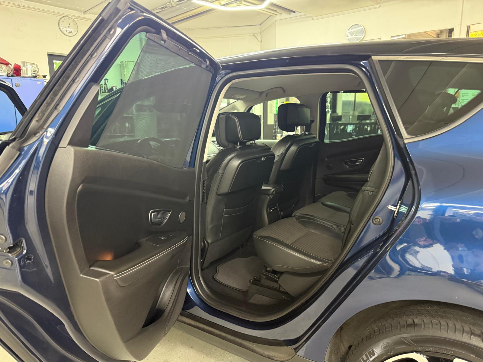 RENAULT Scénic 1.5 dCi Zen EDC-image-11