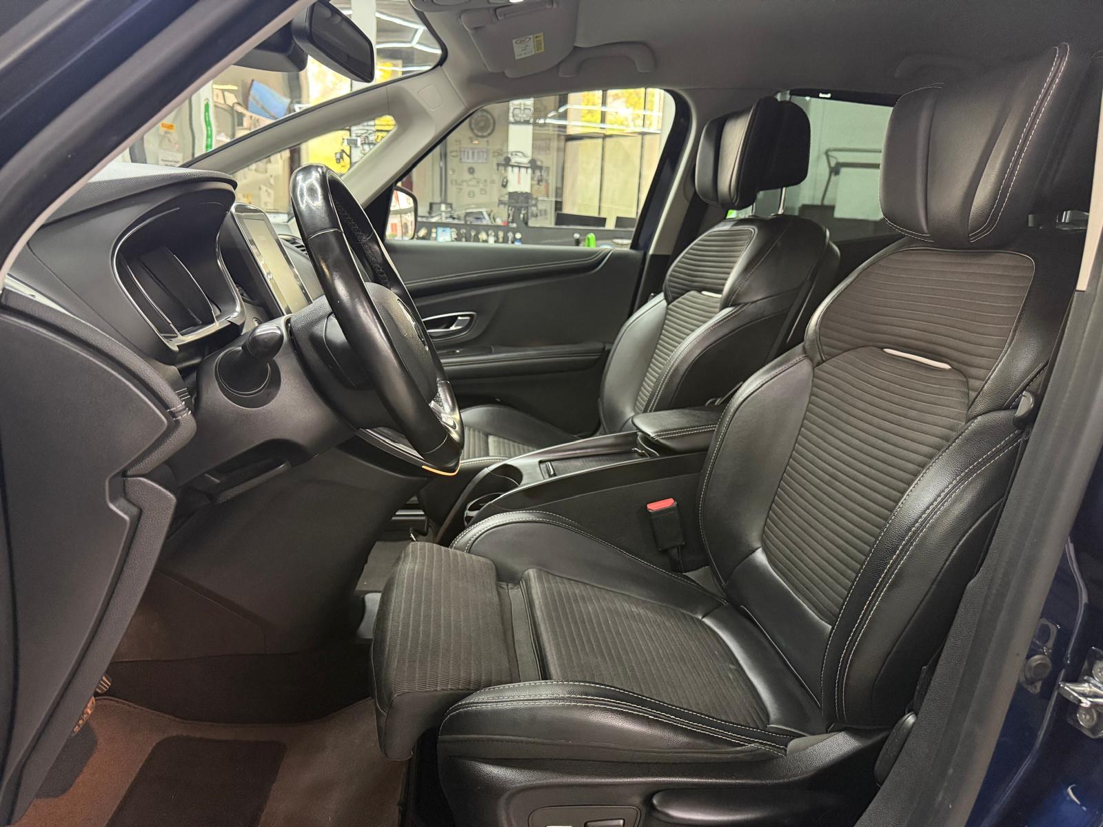 RENAULT Scénic 1.5 dCi Zen EDC-image-10