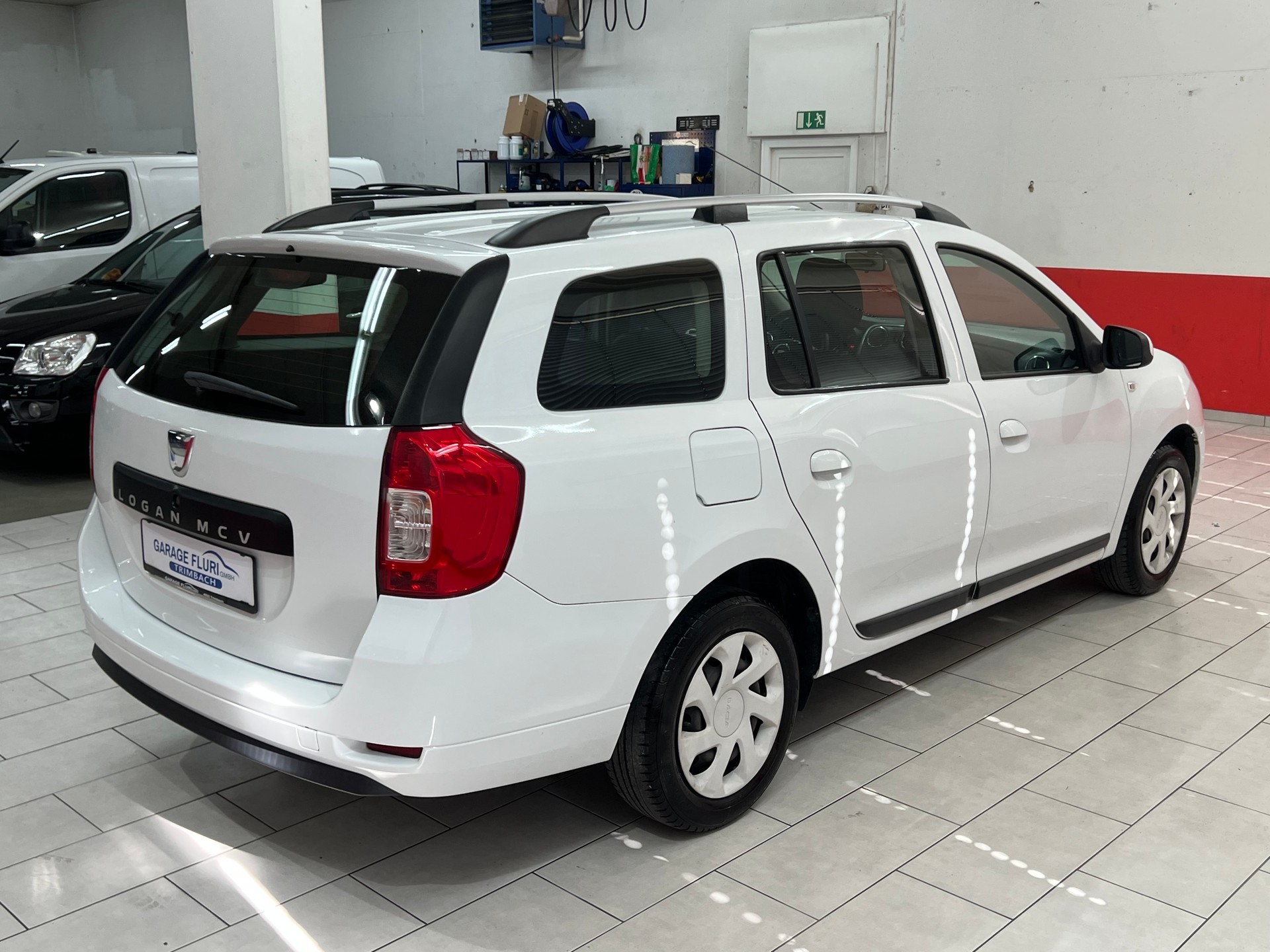 DACIA Logan MCV 0.9 Lauréate Automatic-image-5