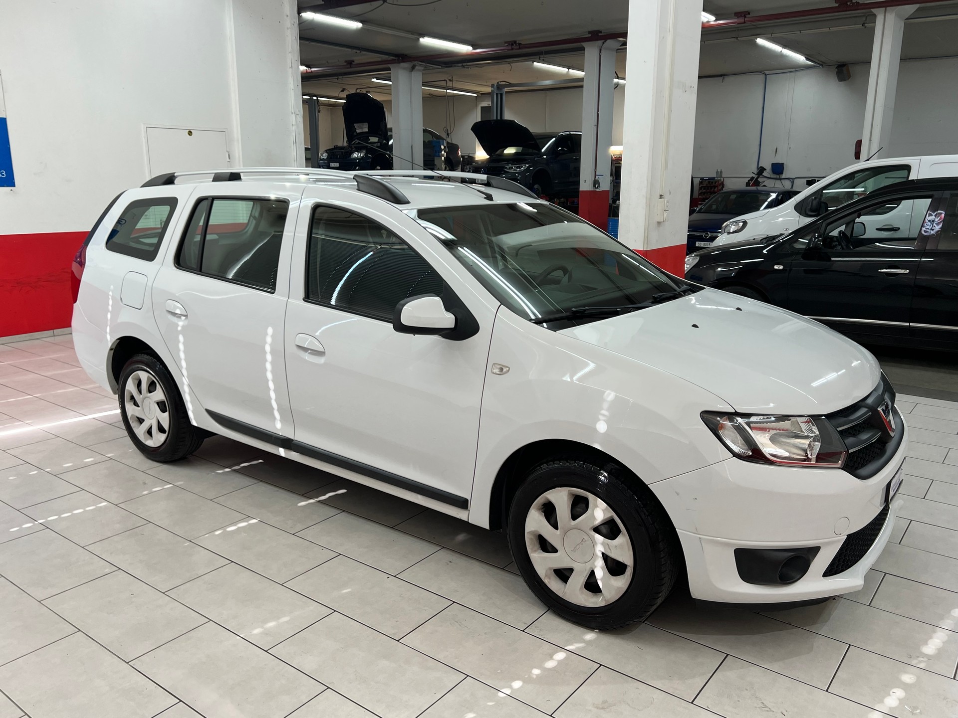 DACIA Logan MCV 0.9 Lauréate Automatic-image-4