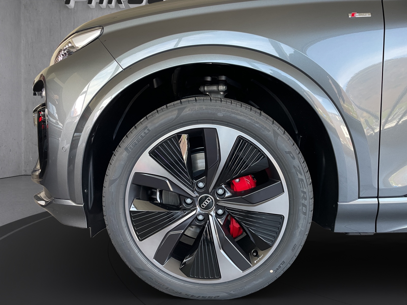 AUDI Q6 e-tron quattro-image-16