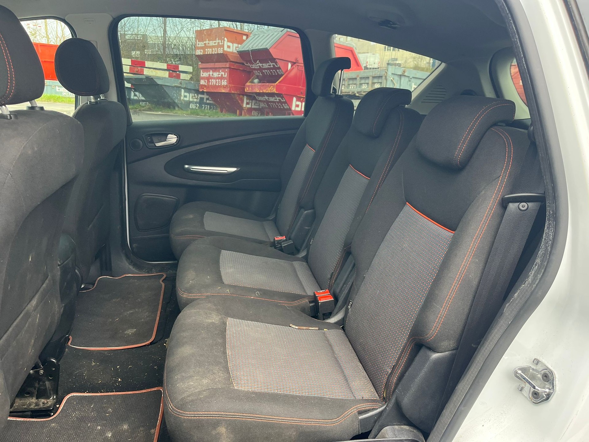 FORD S-Max 1.6 SCTi Family Edition-image-7