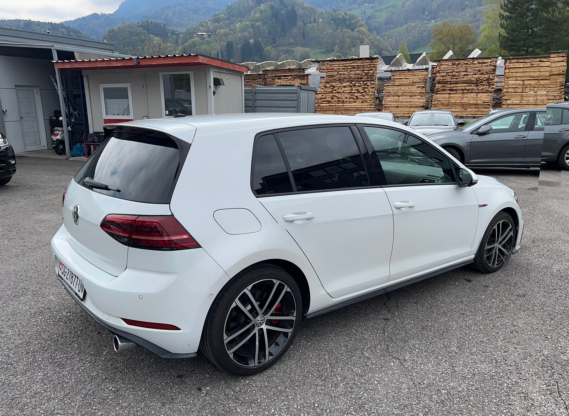 VW Golf 2.0 TSI GTI Performance DSG-image-10