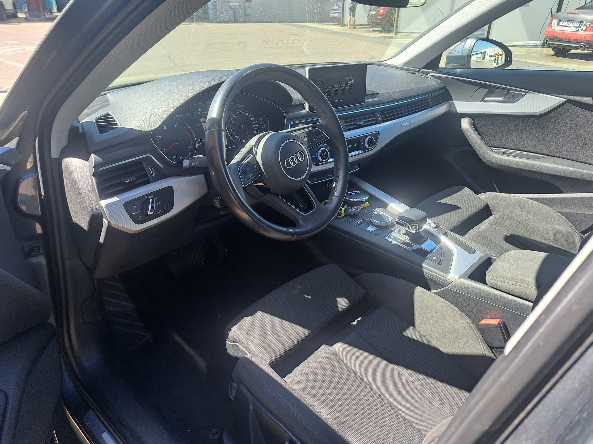 AUDI A4 Avant 2.0 TDI quattro S-tronic-image-7