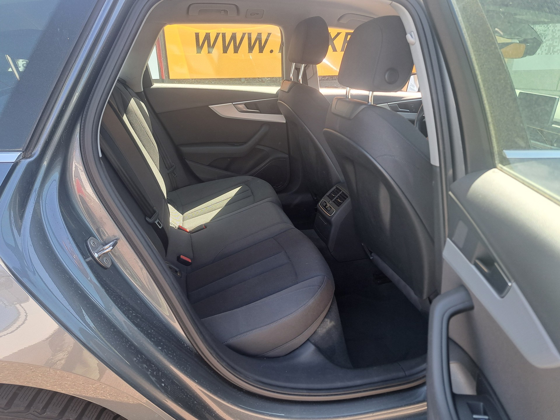 AUDI A4 Avant 2.0 TDI quattro S-tronic-image-6
