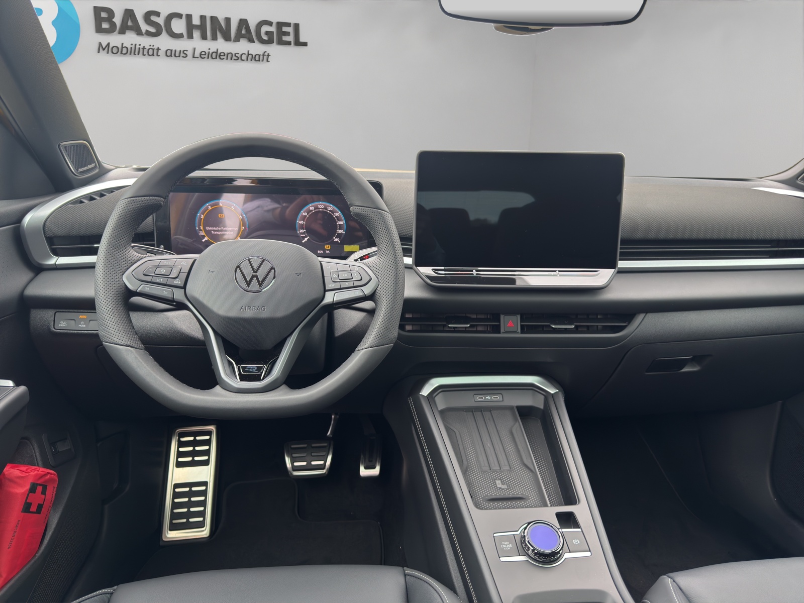 VW T-Roc 1.5 eTSI mHEV R-Line DSG-image-4