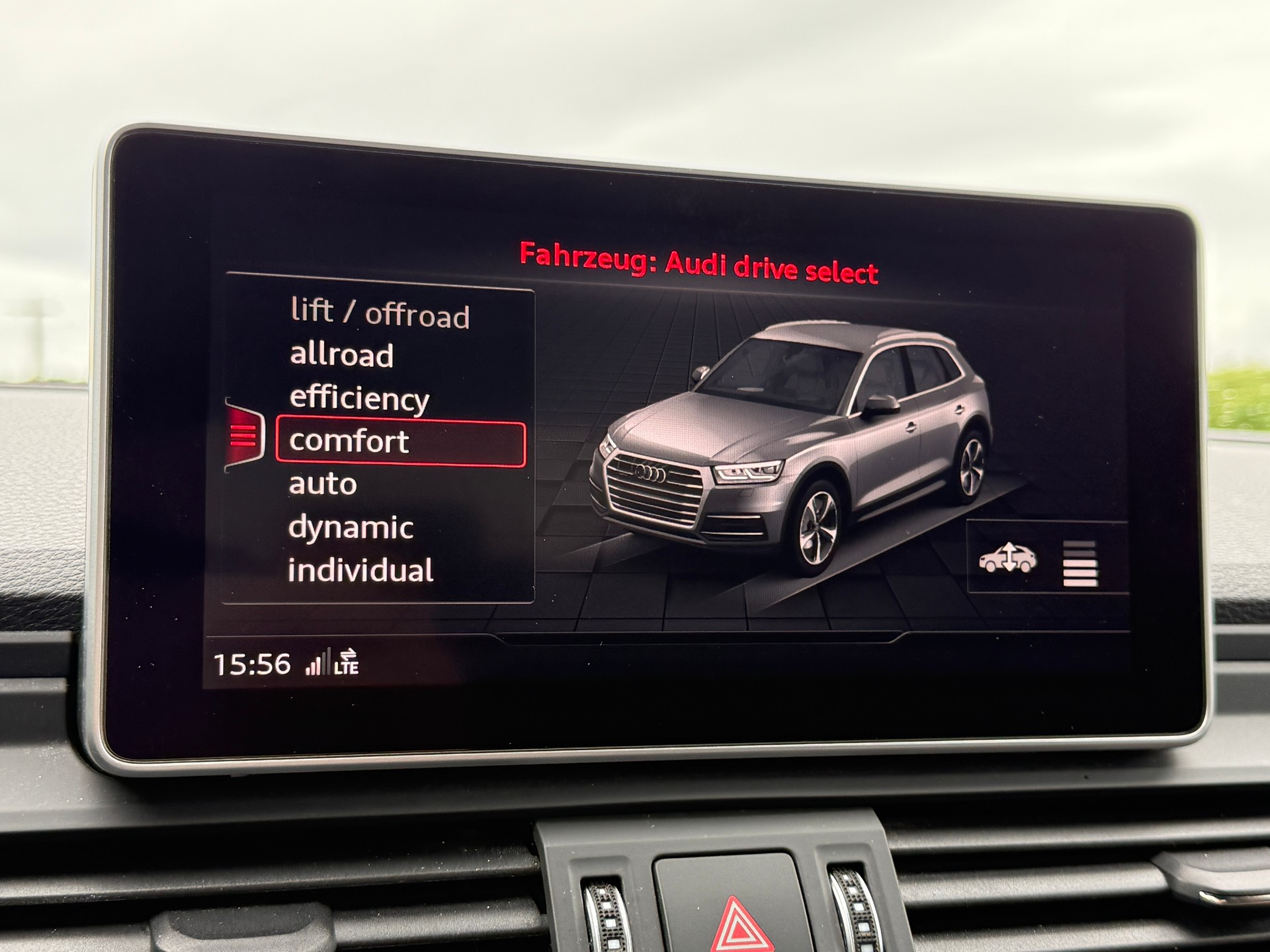 AUDI Q5 2.0 TDI S-Line sport quattro S-tronic-image-23