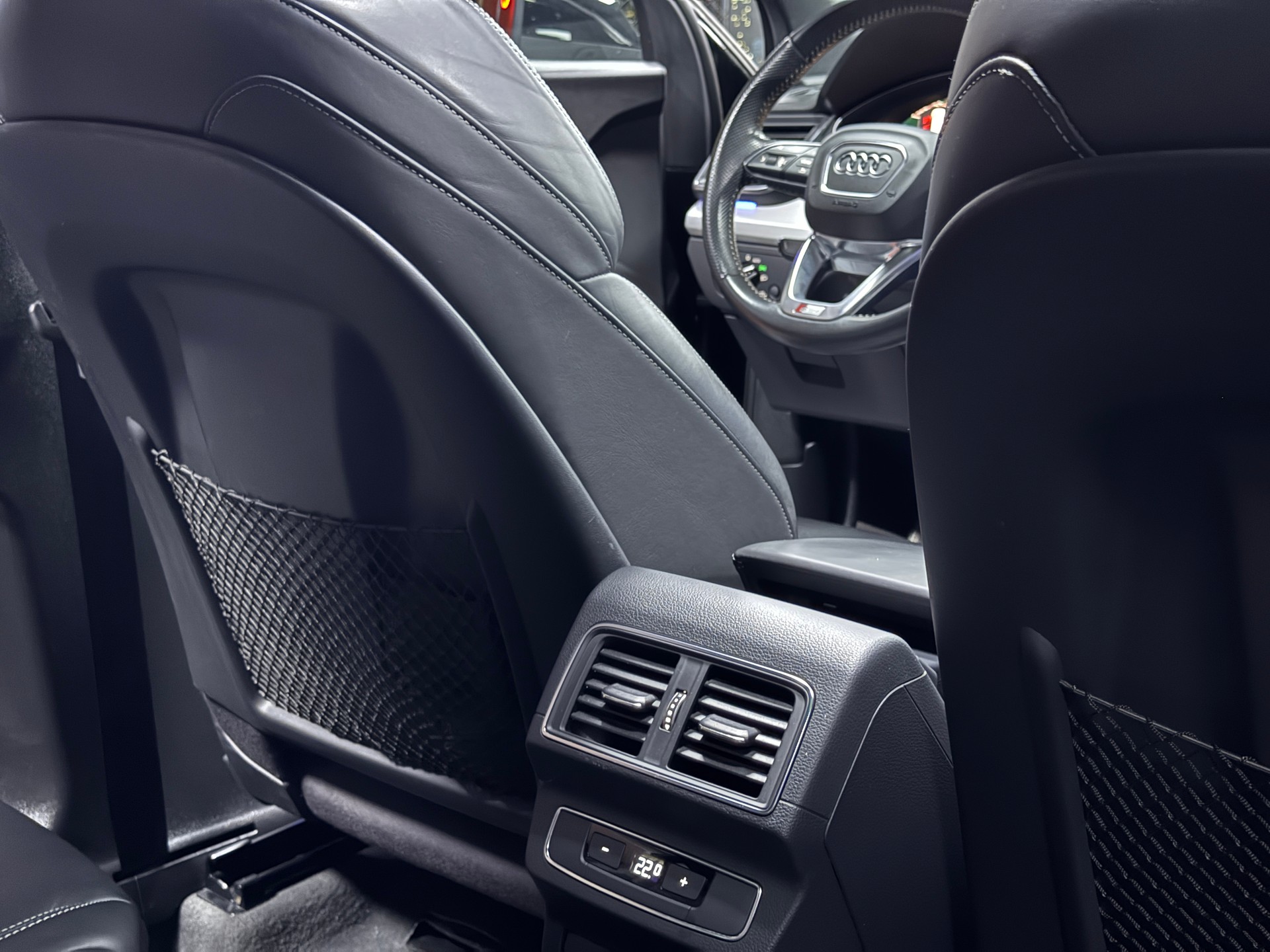 AUDI Q5 2.0 TDI S-Line sport quattro S-tronic-image-19