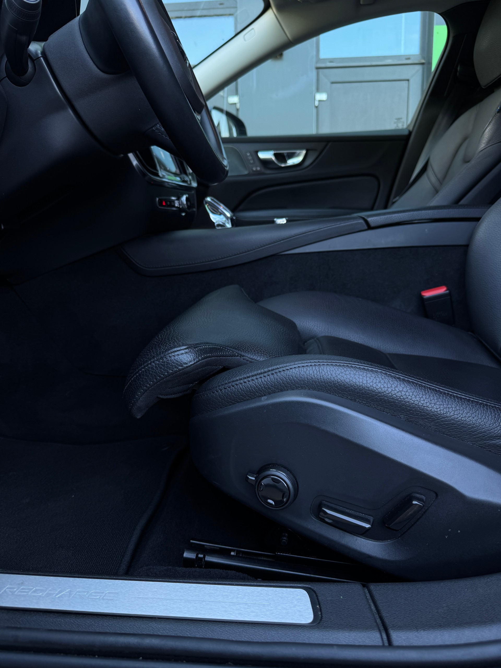 VOLVO V60 T6 eAWD Twin Engine Inscription Geartronic-image-18