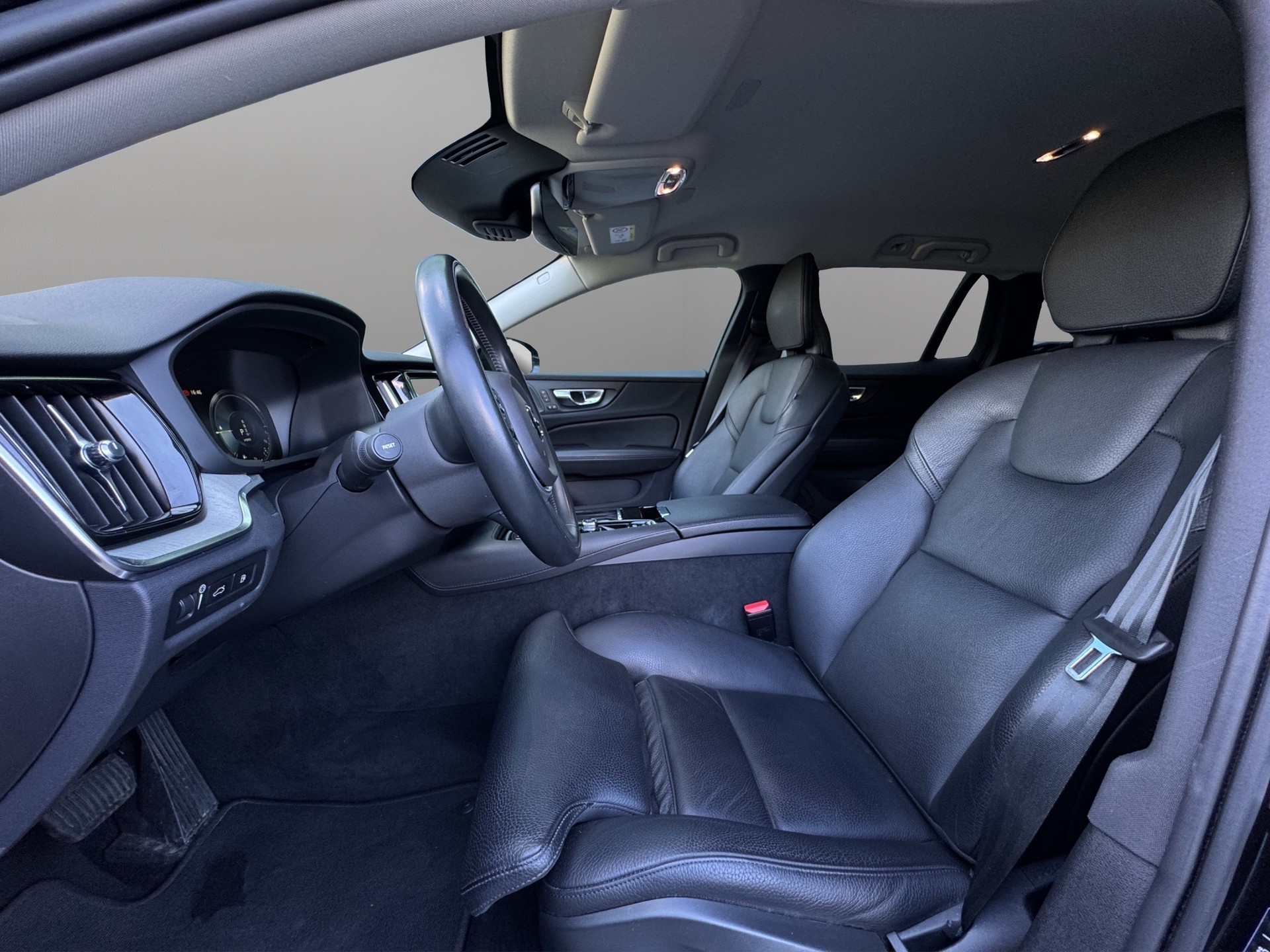 VOLVO V60 T6 eAWD Twin Engine Inscription Geartronic-image-8