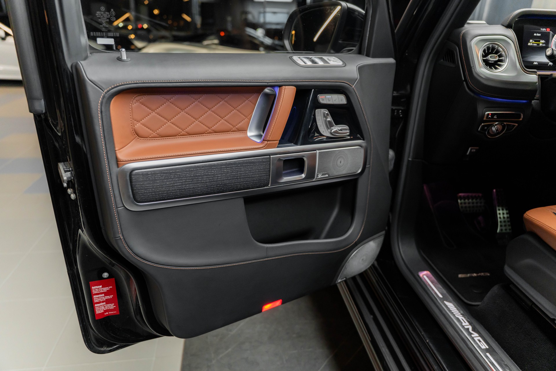 MERCEDES-BENZ G 63 AMG Speedshift Plus G-Tronic-image-21