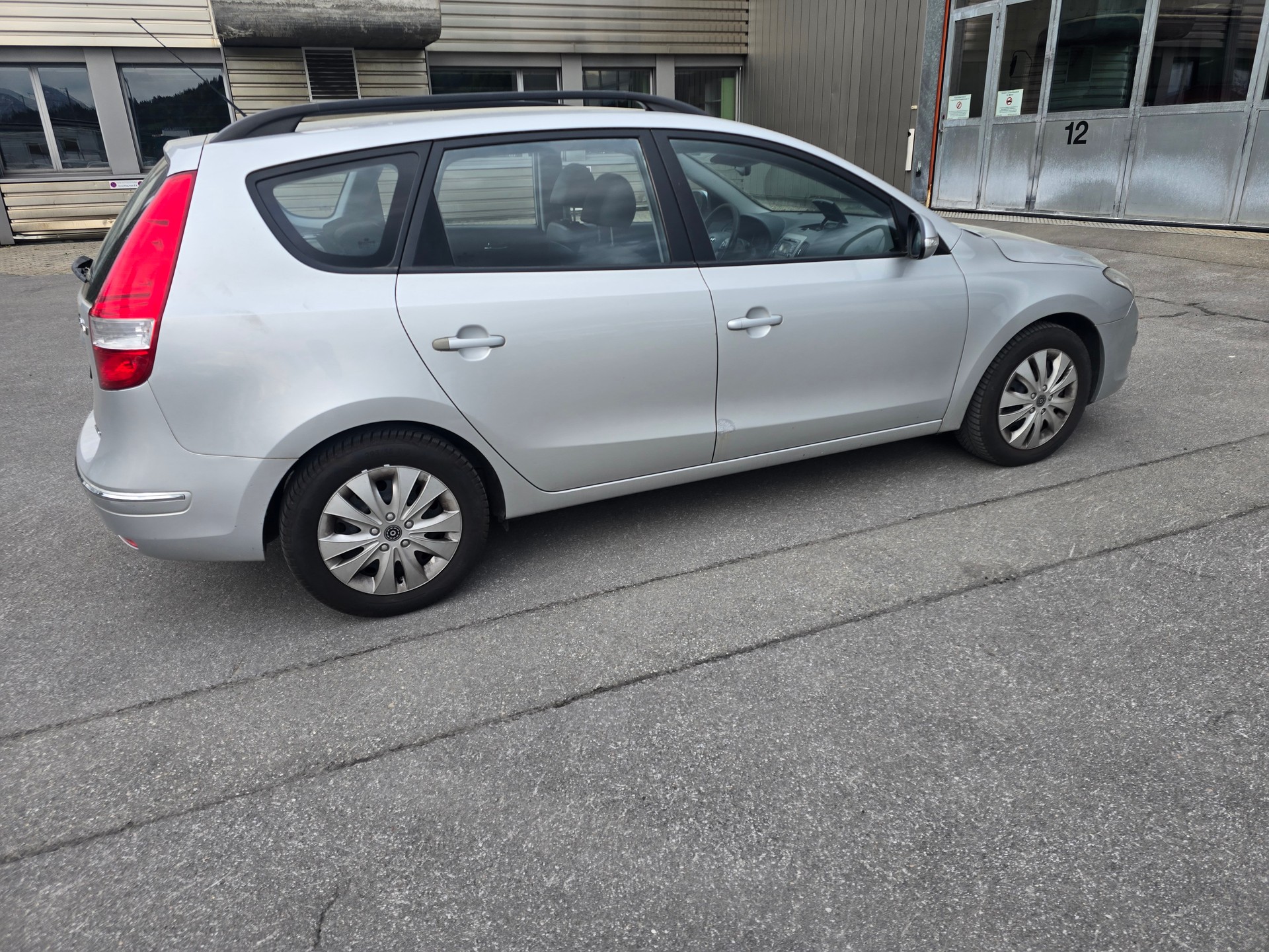 HYUNDAI i30 Wagon 2.0 Premium-image-6