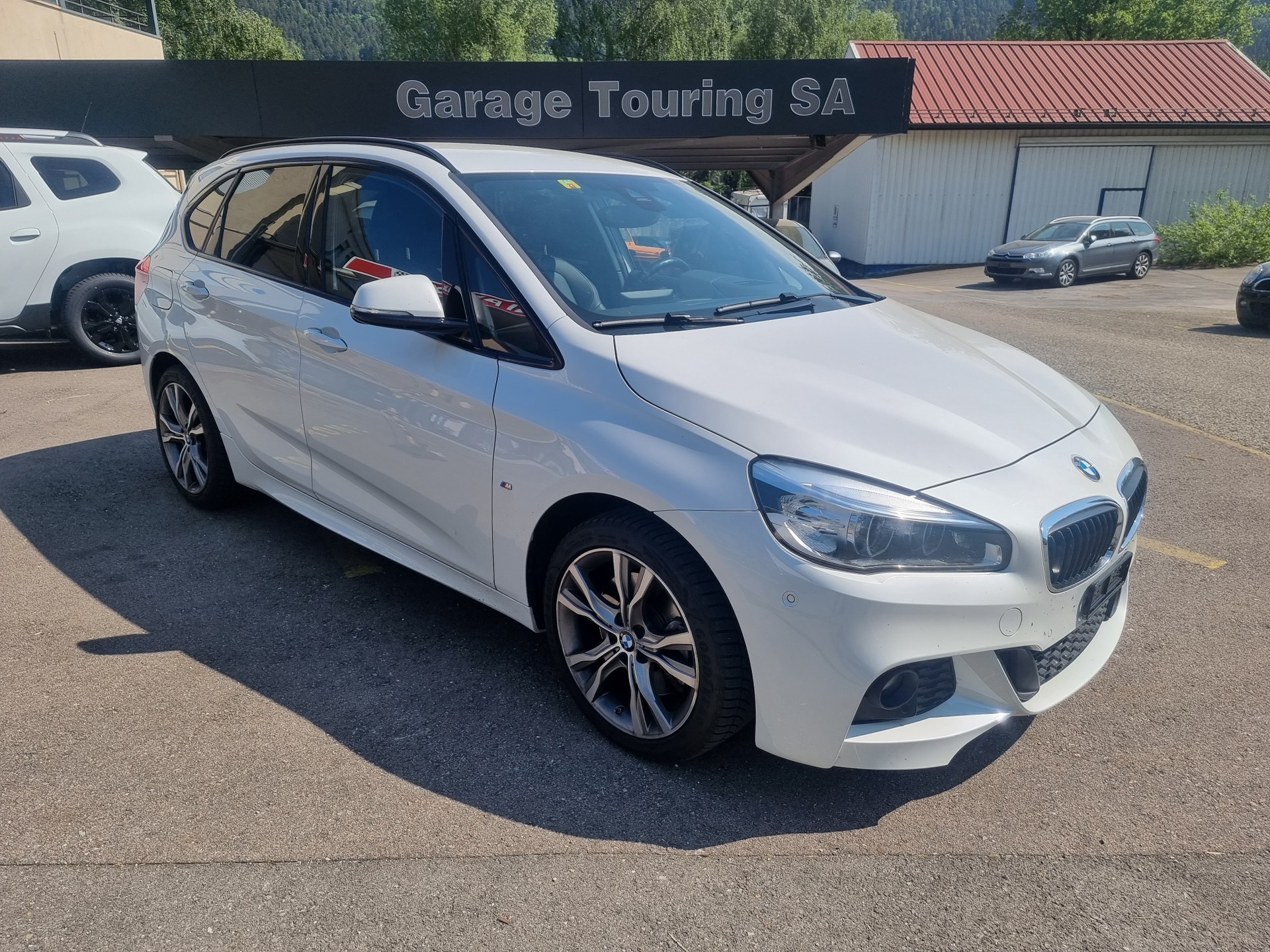 BMW 225i xDrive Active Tourer M Sport Steptronic-image-2