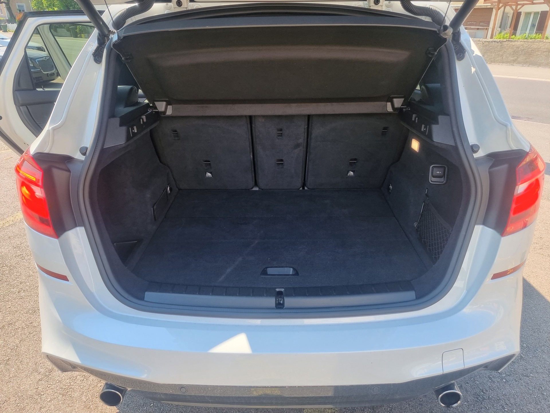 BMW 225i xDrive Active Tourer M Sport Steptronic-image-9
