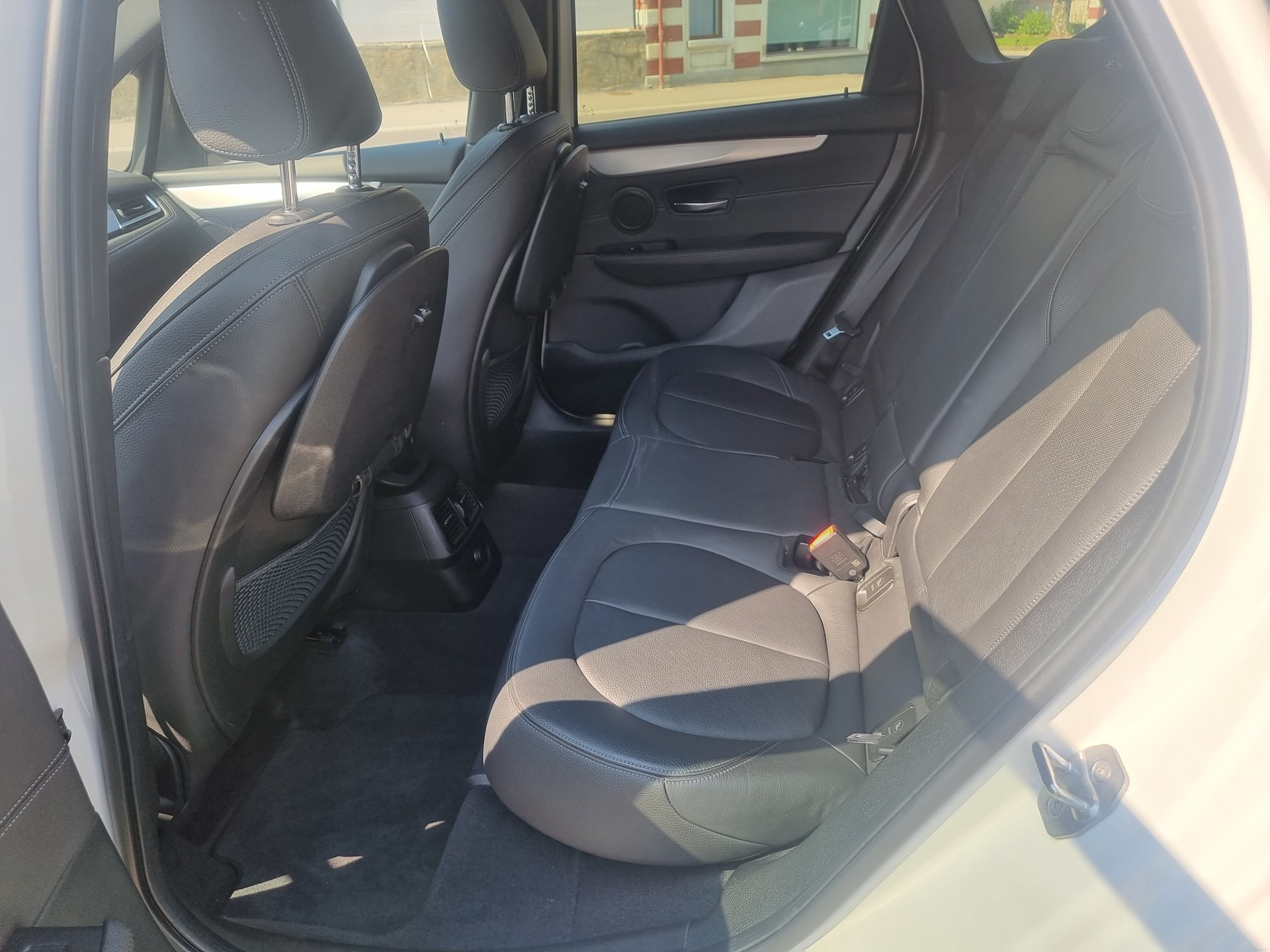 BMW 225i xDrive Active Tourer M Sport Steptronic-image-8