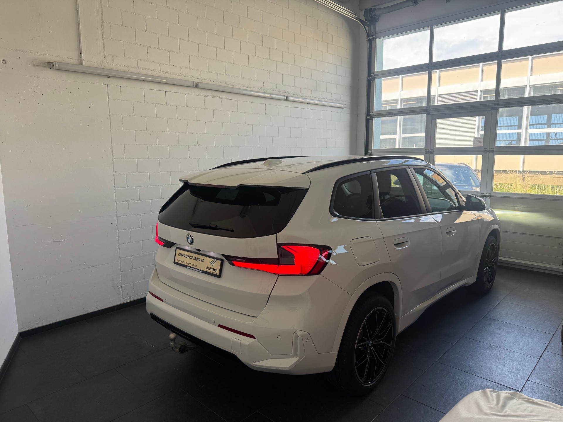 BMW X1 xDrive 20d 48V-image-4