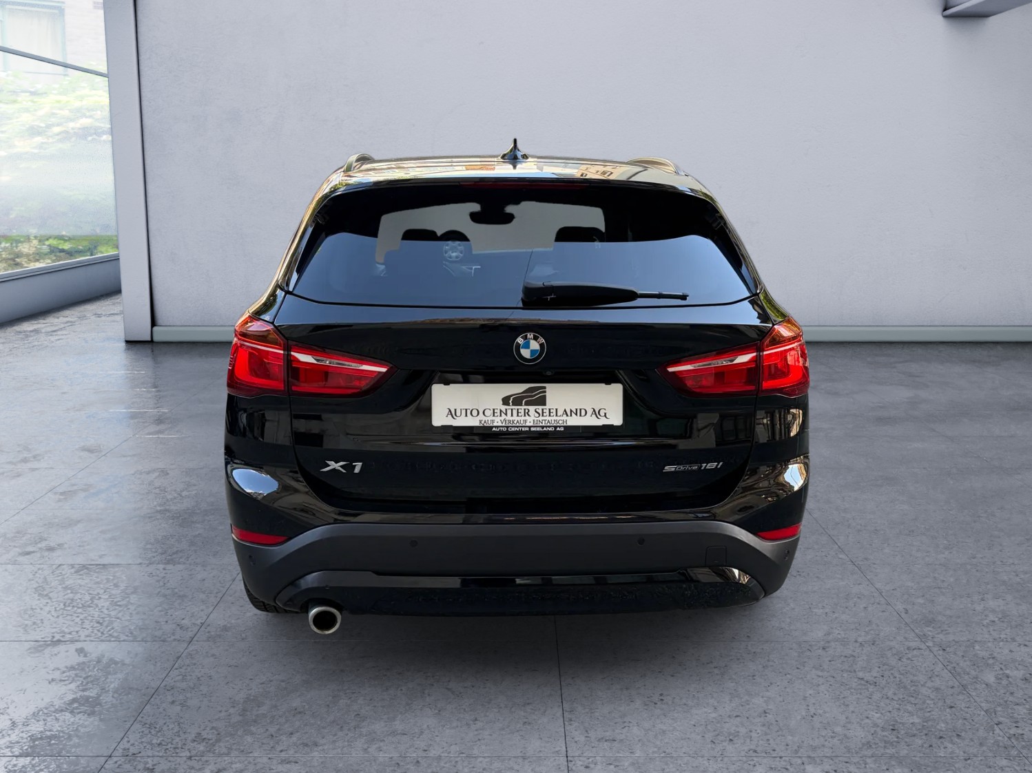 BMW X1 sDrive 18i-image-8