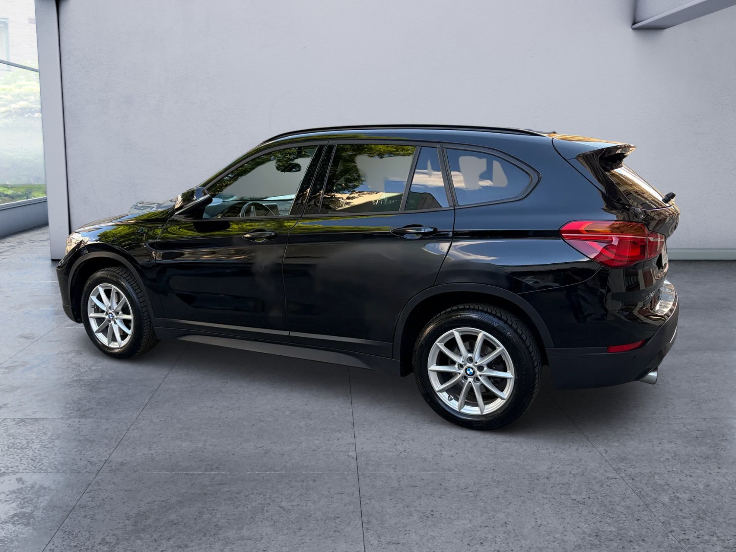 BMW X1 sDrive 18i-image-5