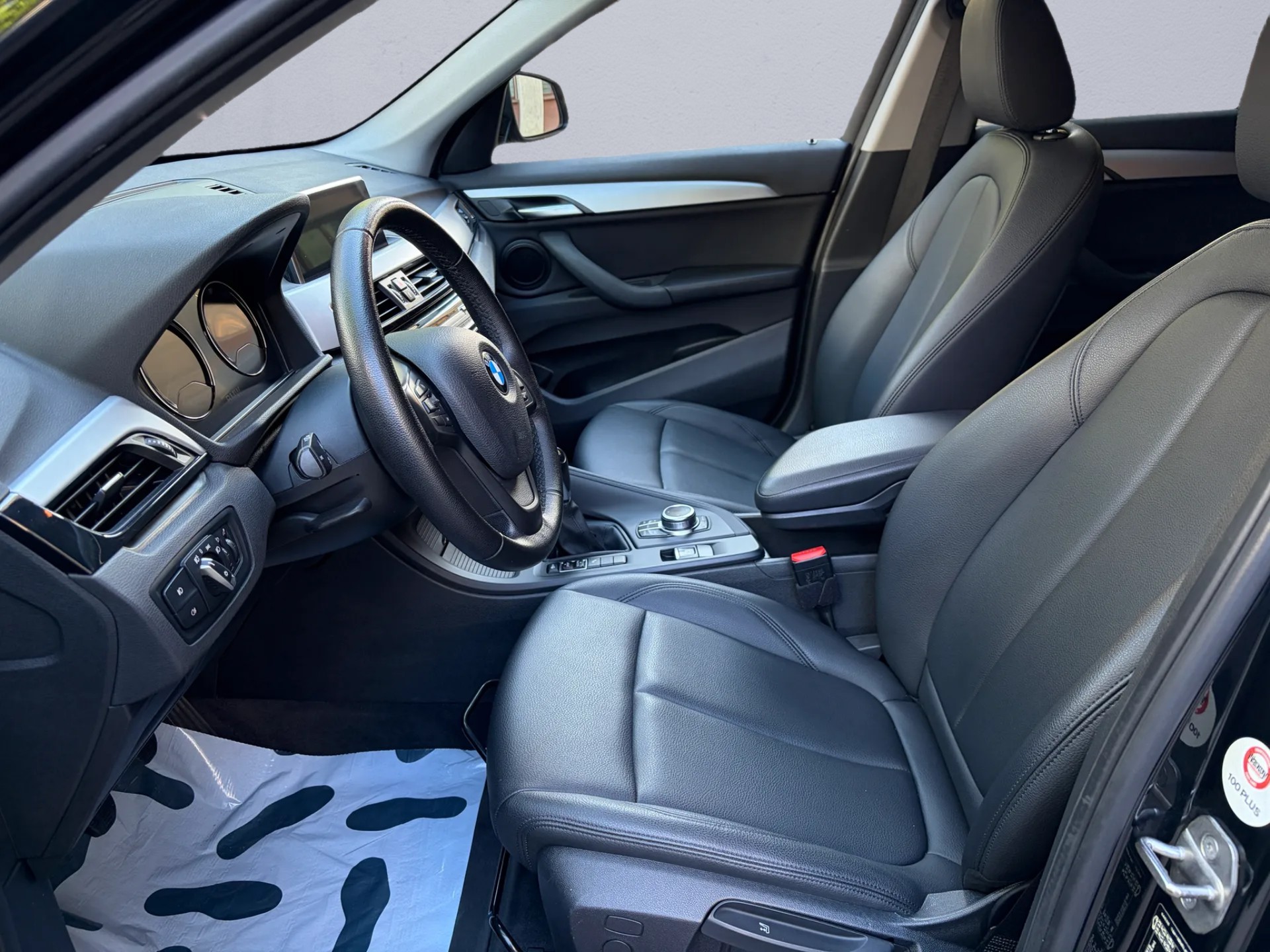 BMW X1 sDrive 18i-image-10