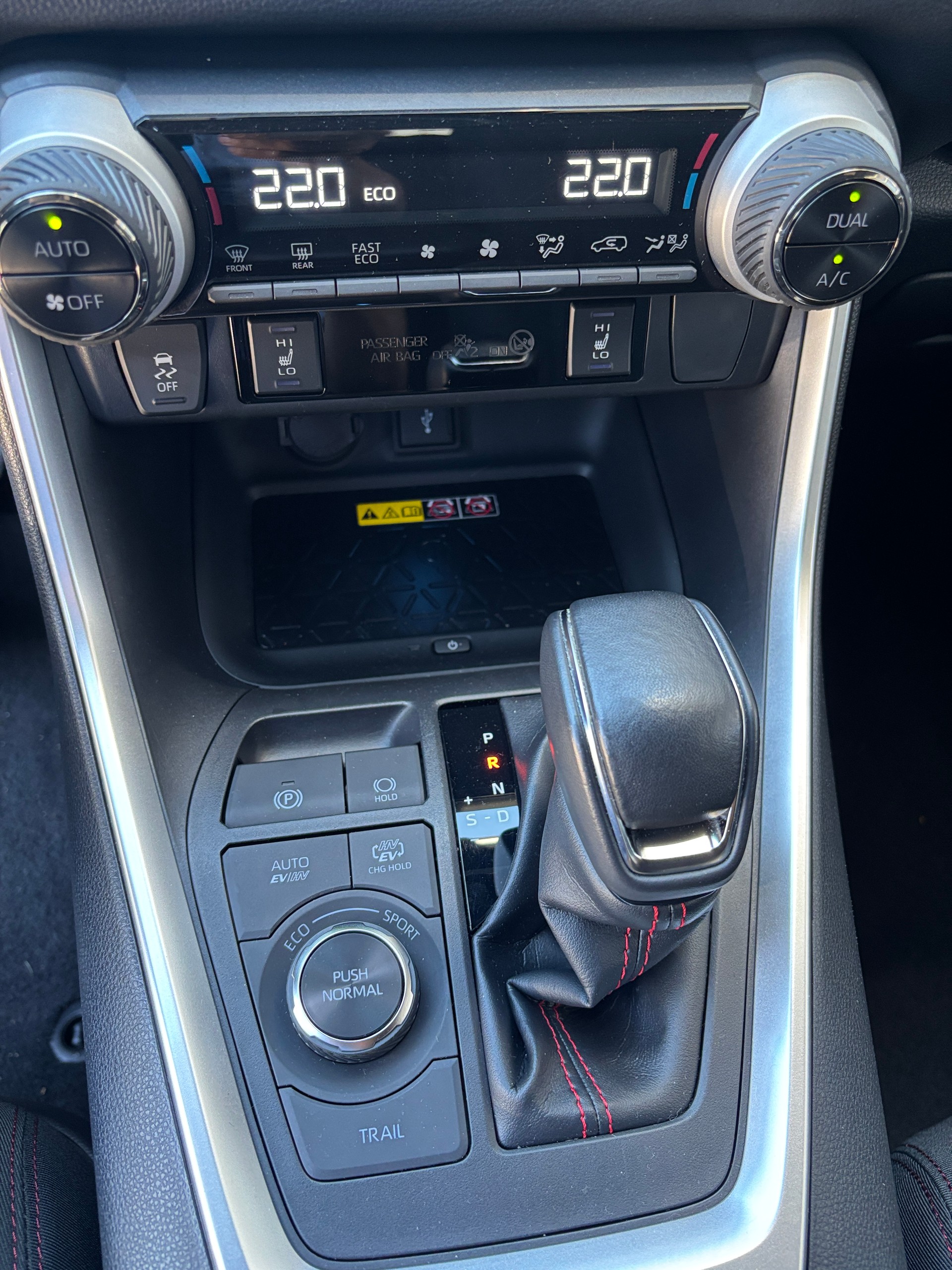 TOYOTA RAV-4 2.5 PHEV Trend e-CVT 4WD-image-12