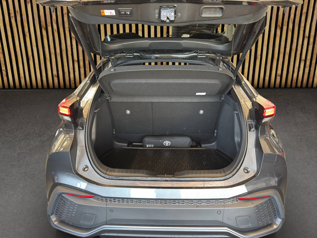 TOYOTA C-HR 1.8 HEV Trend-image-14
